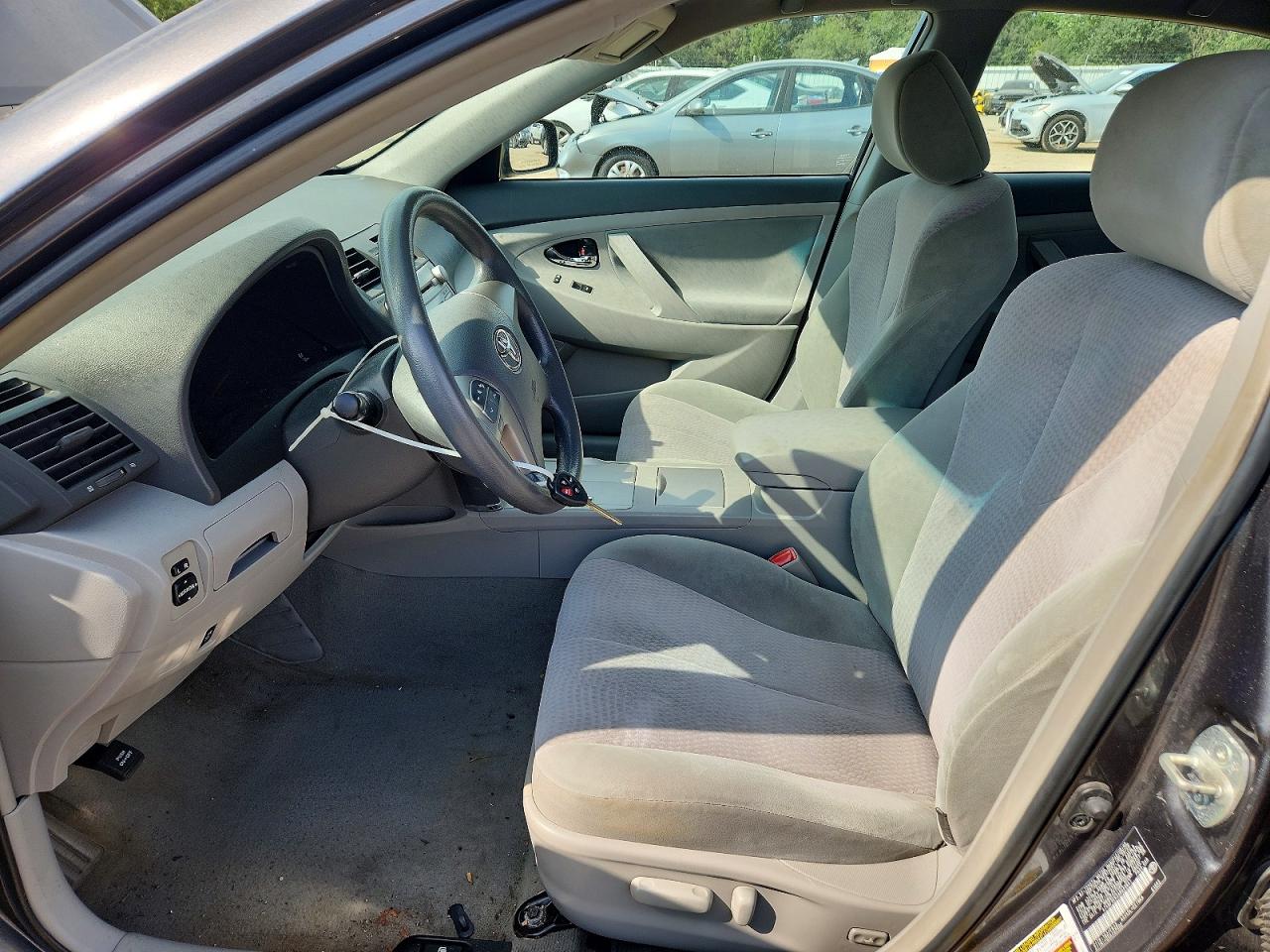 2010 Toyota Camry Le Gray vin: 4T4BF3EKXAR023641