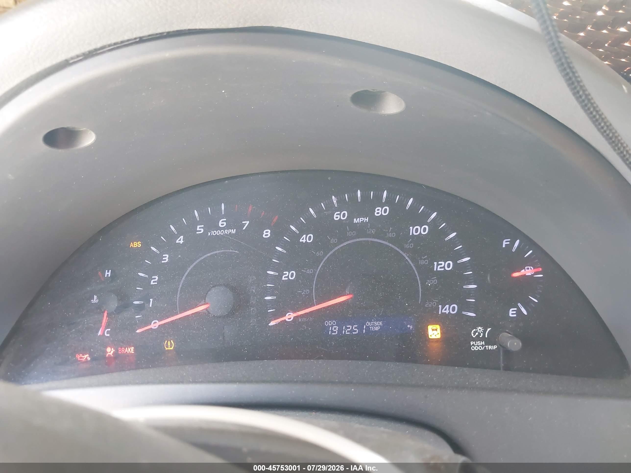 2010 Toyota Camry Le Silver vin: 4T4BF3EKXAR024031