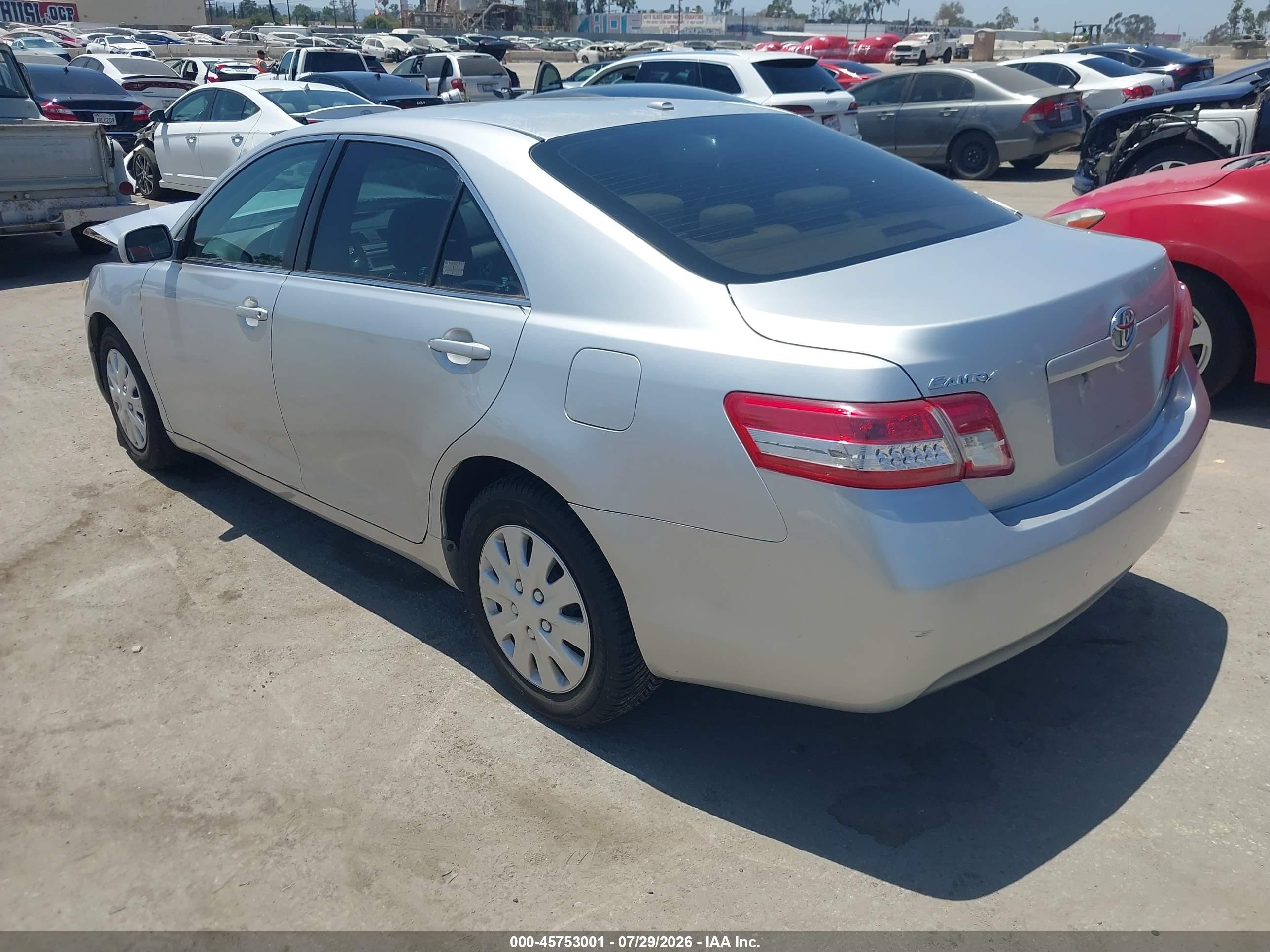 2010 Toyota Camry Le Silver vin: 4T4BF3EKXAR024031