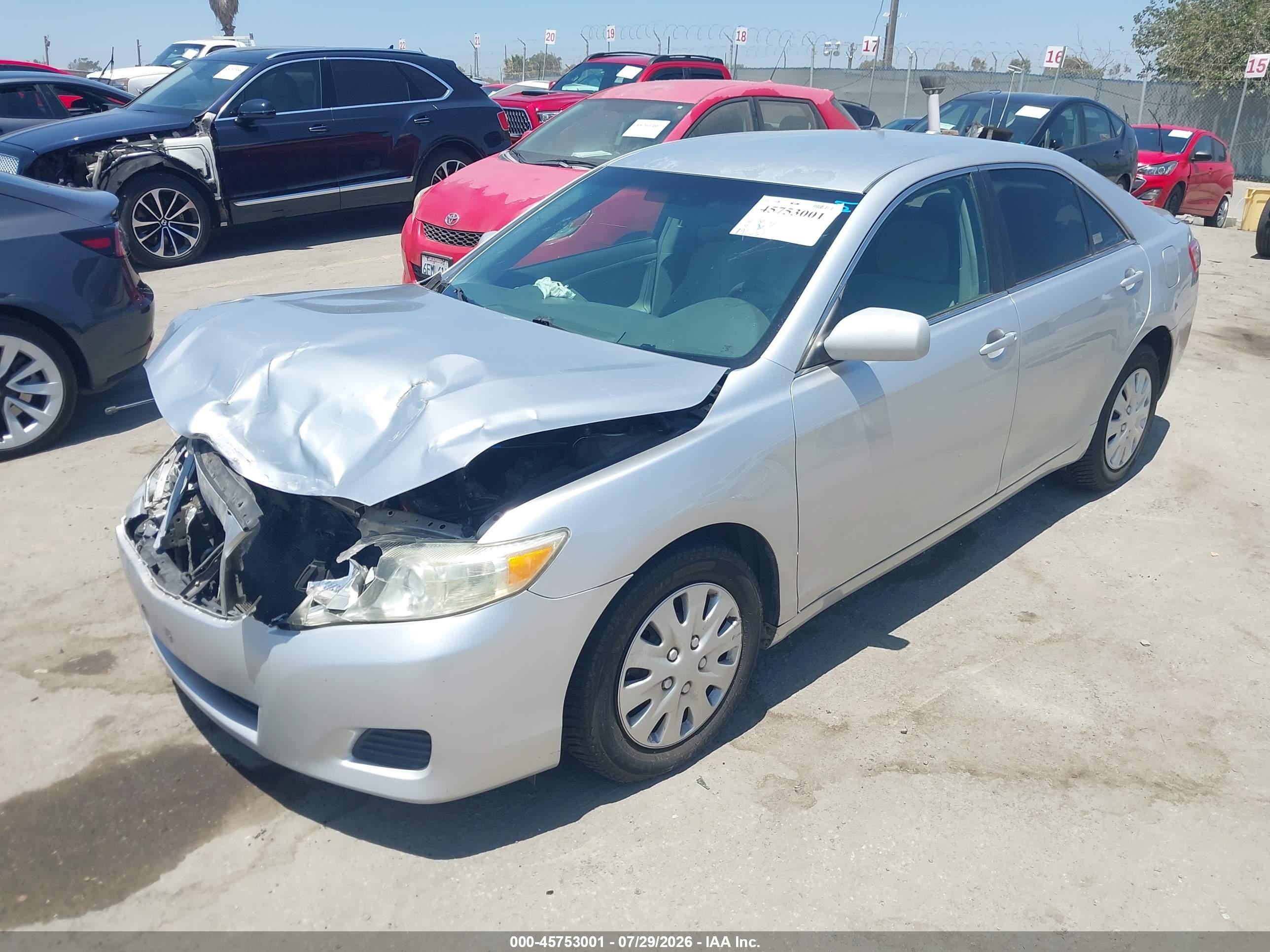 2010 Toyota Camry Le Silver vin: 4T4BF3EKXAR024031