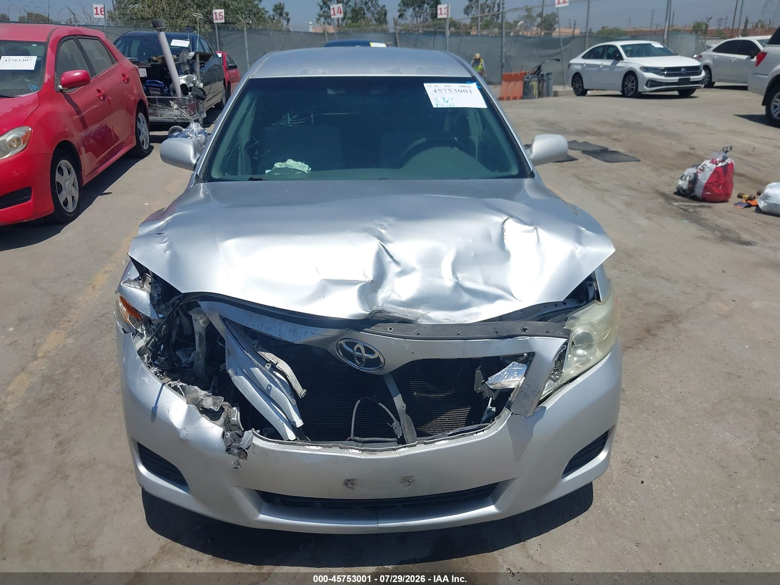 2010 Toyota Camry Le Silver vin: 4T4BF3EKXAR024031