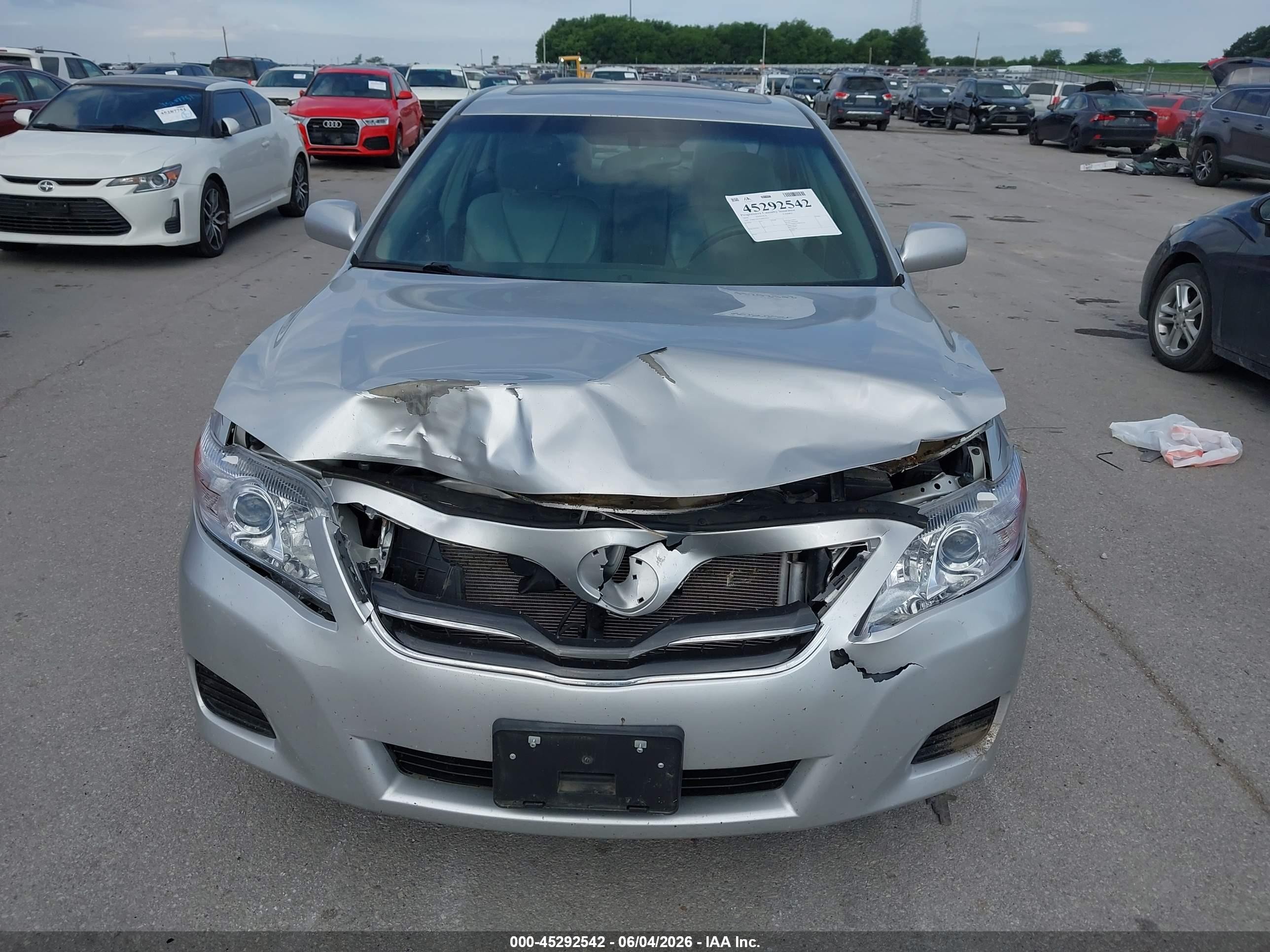 2010 Toyota Camry Xle Silver vin: 4T4BF3EKXAR026927