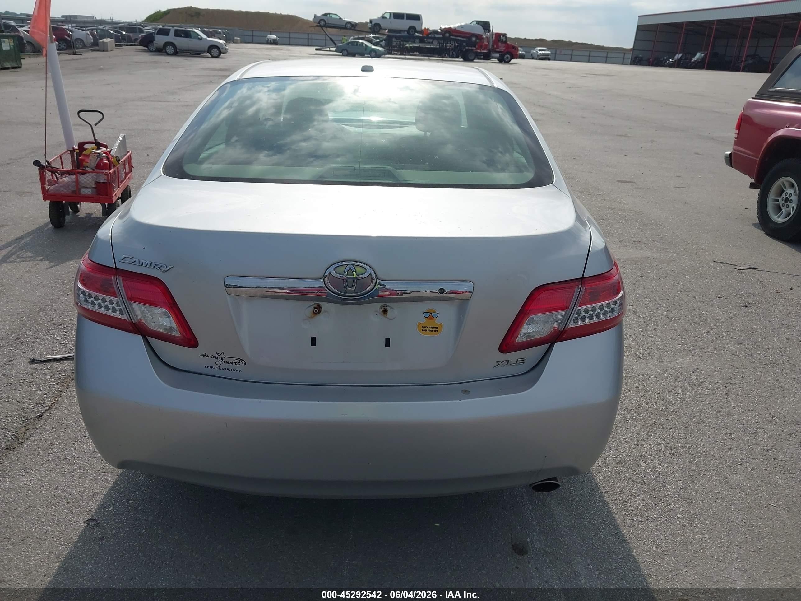 2010 Toyota Camry Xle Silver vin: 4T4BF3EKXAR026927