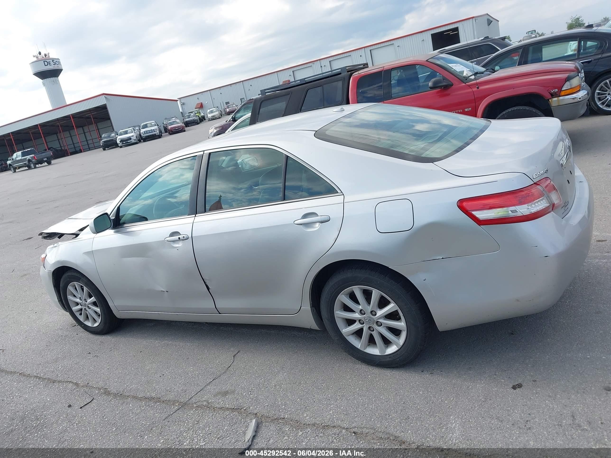 2010 Toyota Camry Xle Silver vin: 4T4BF3EKXAR026927