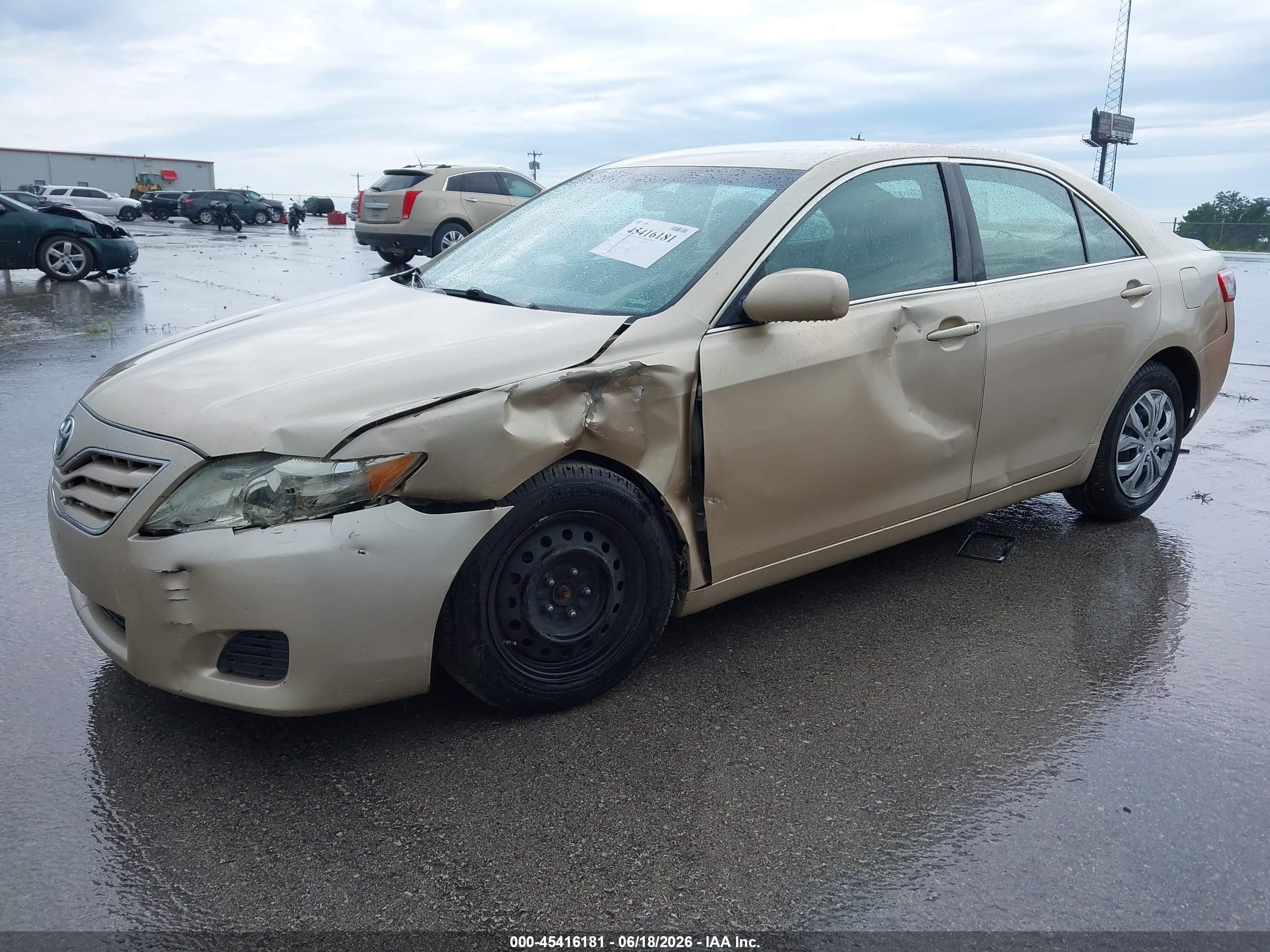 2010 Toyota Camry Le Champagne vin: 4T4BF3EKXAR032954