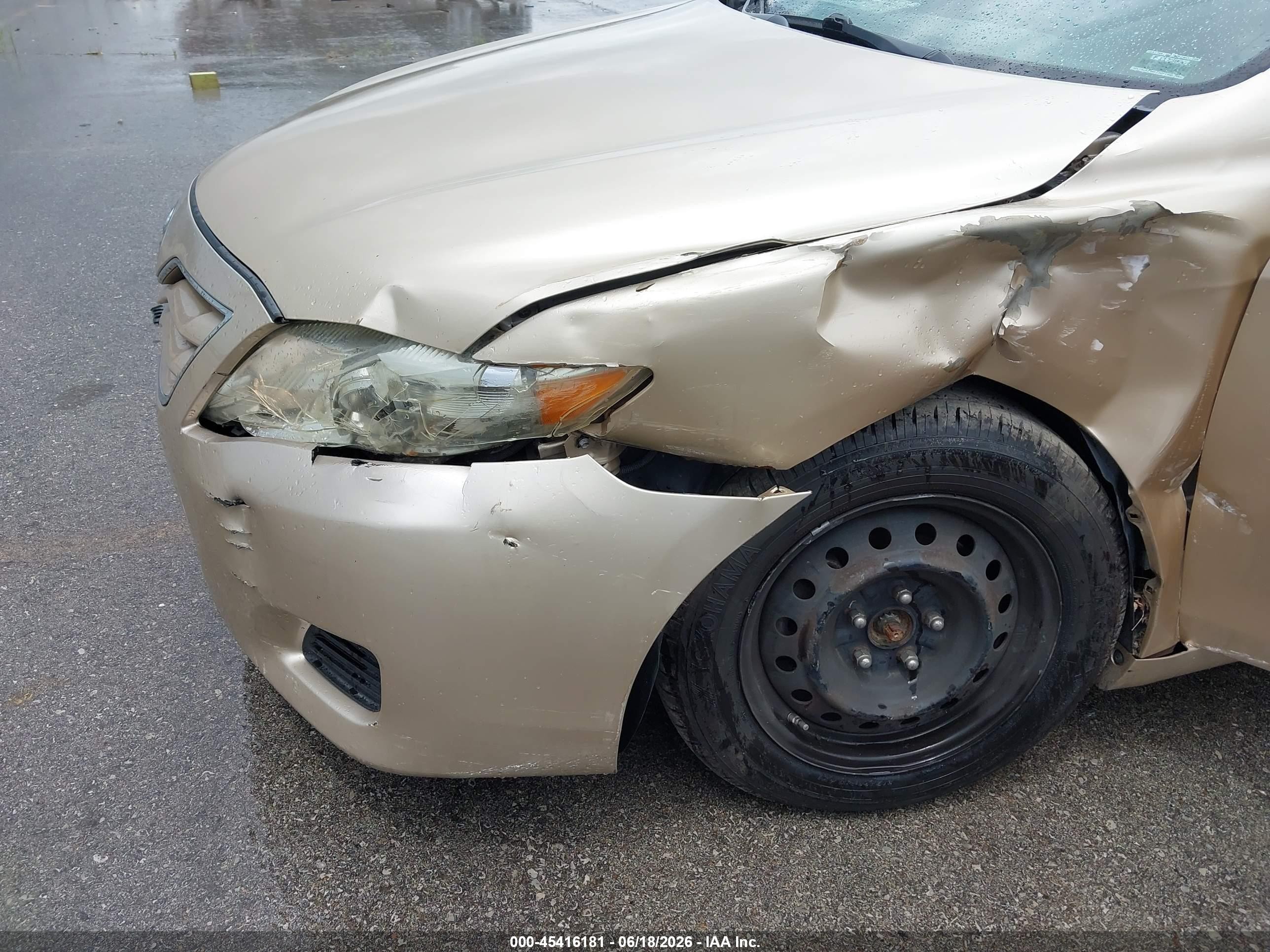2010 Toyota Camry Le Champagne vin: 4T4BF3EKXAR032954
