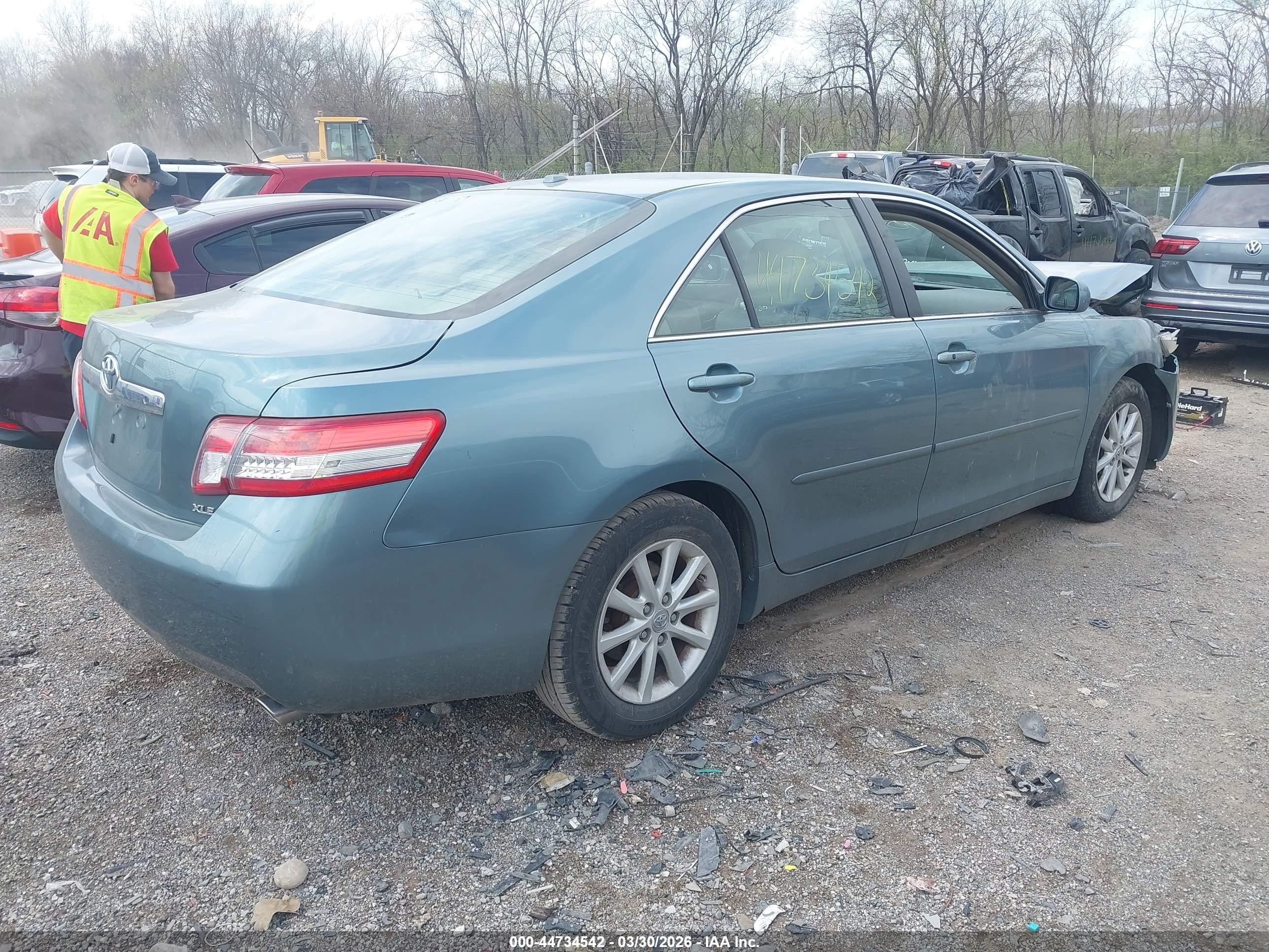 2010 Toyota Camry Xle Blue vin: 4T4BF3EKXAR035675