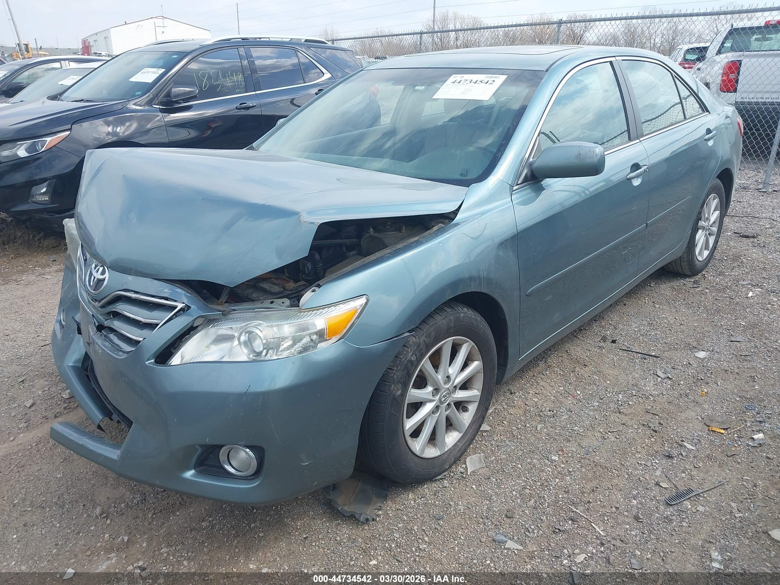 2010 Toyota Camry Xle Blue vin: 4T4BF3EKXAR035675
