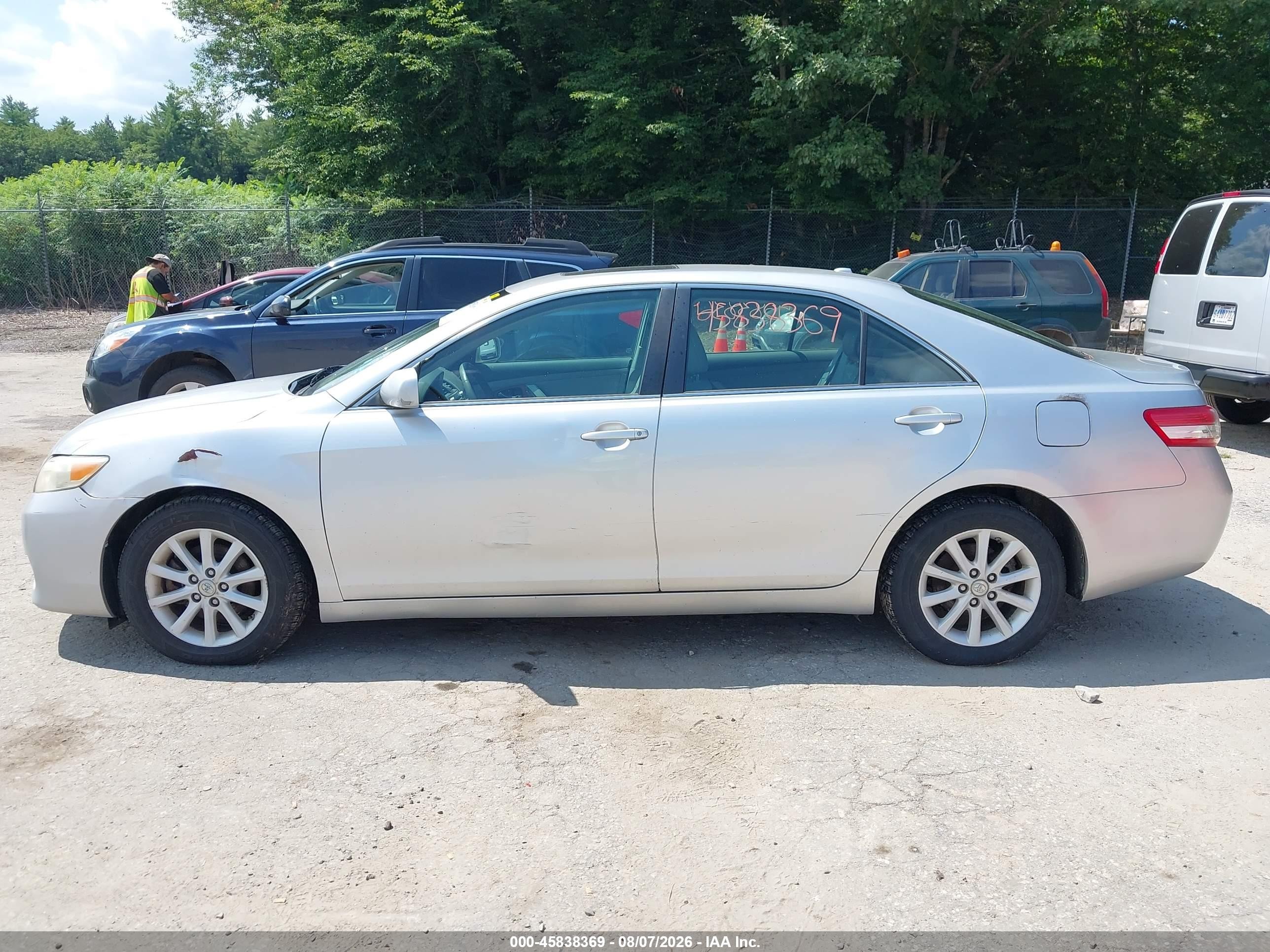 2010 Toyota Camry Xle Silver vin: 4T4BF3EKXAR039015
