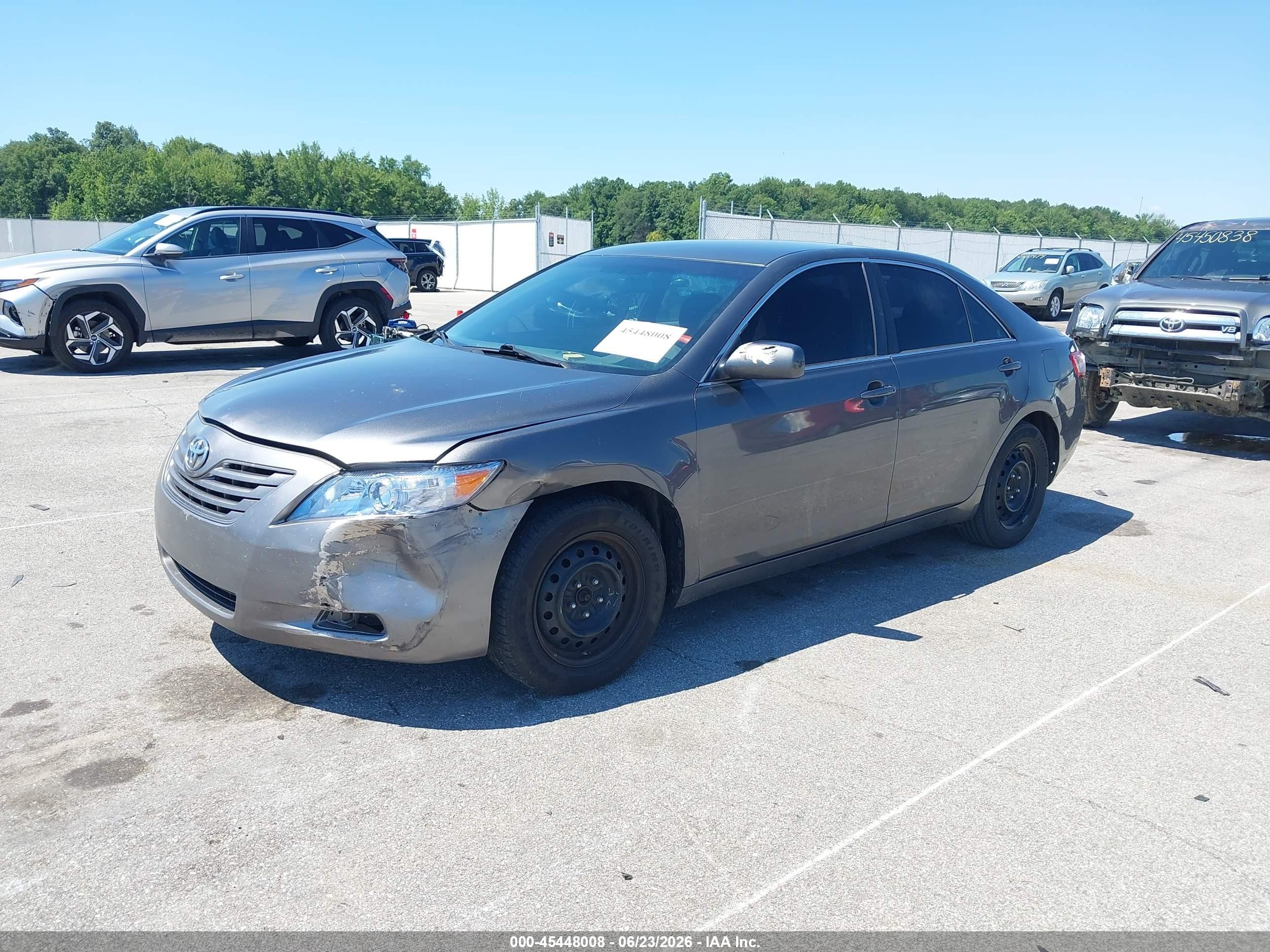 2010 Toyota Camry Le Gray vin: 4T4BF3EKXAR044487