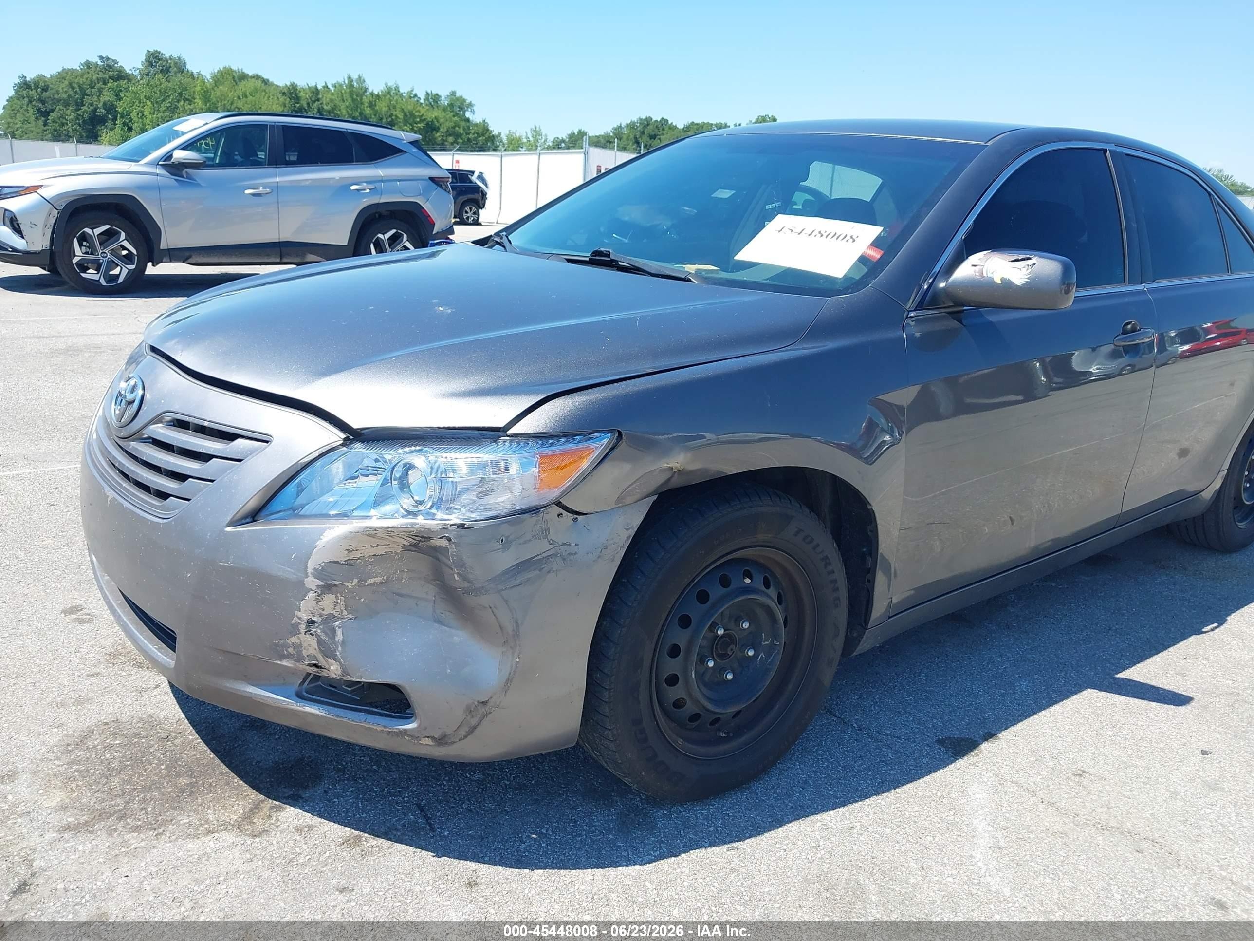 2010 Toyota Camry Le Gray vin: 4T4BF3EKXAR044487