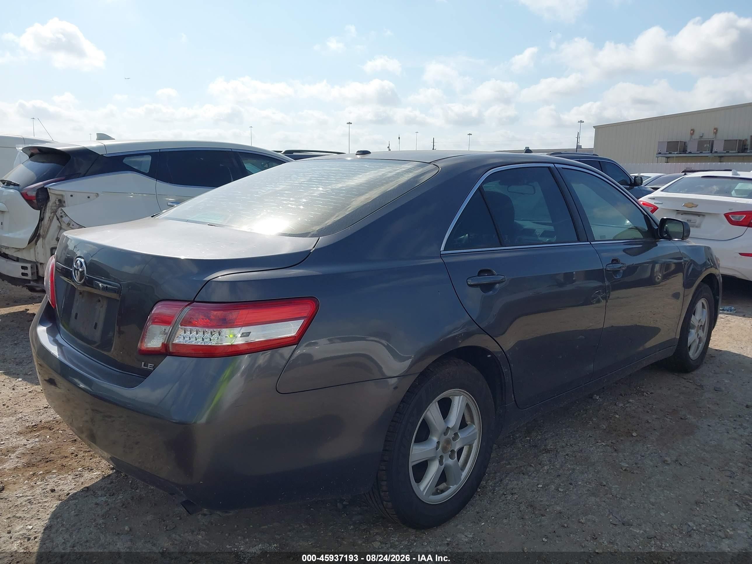 2010 Toyota Camry Le Gray vin: 4T4BF3EKXAR051715