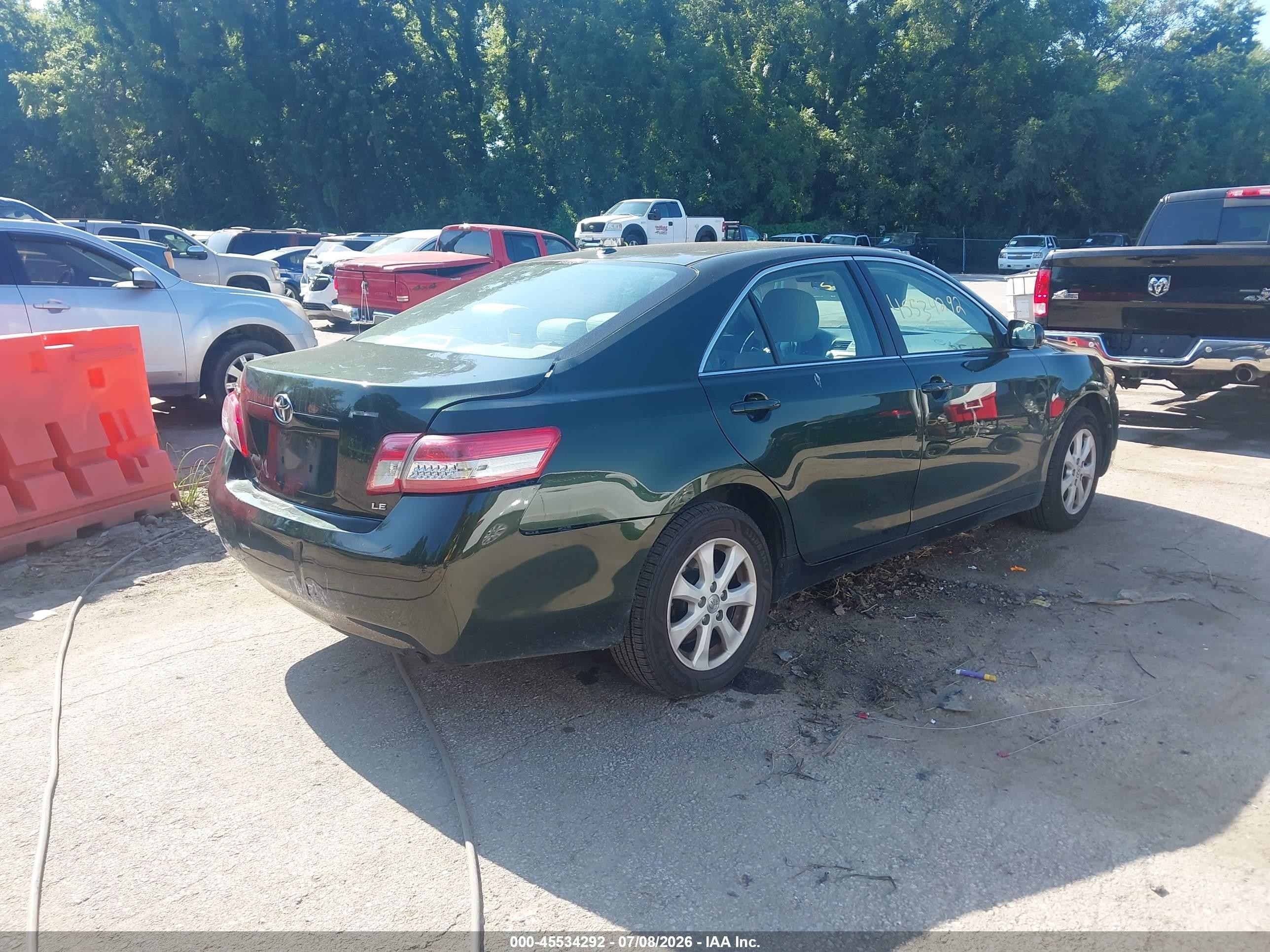 2010 Toyota Camry Le Green vin: 4T4BF3EKXAR052797