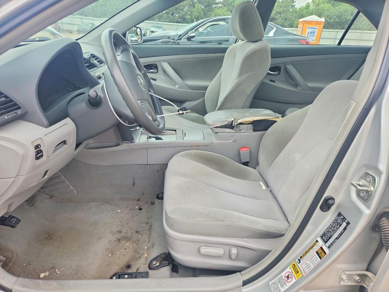 2010 Toyota Camry Le Silver vin: 4T4BF3EKXAR058700