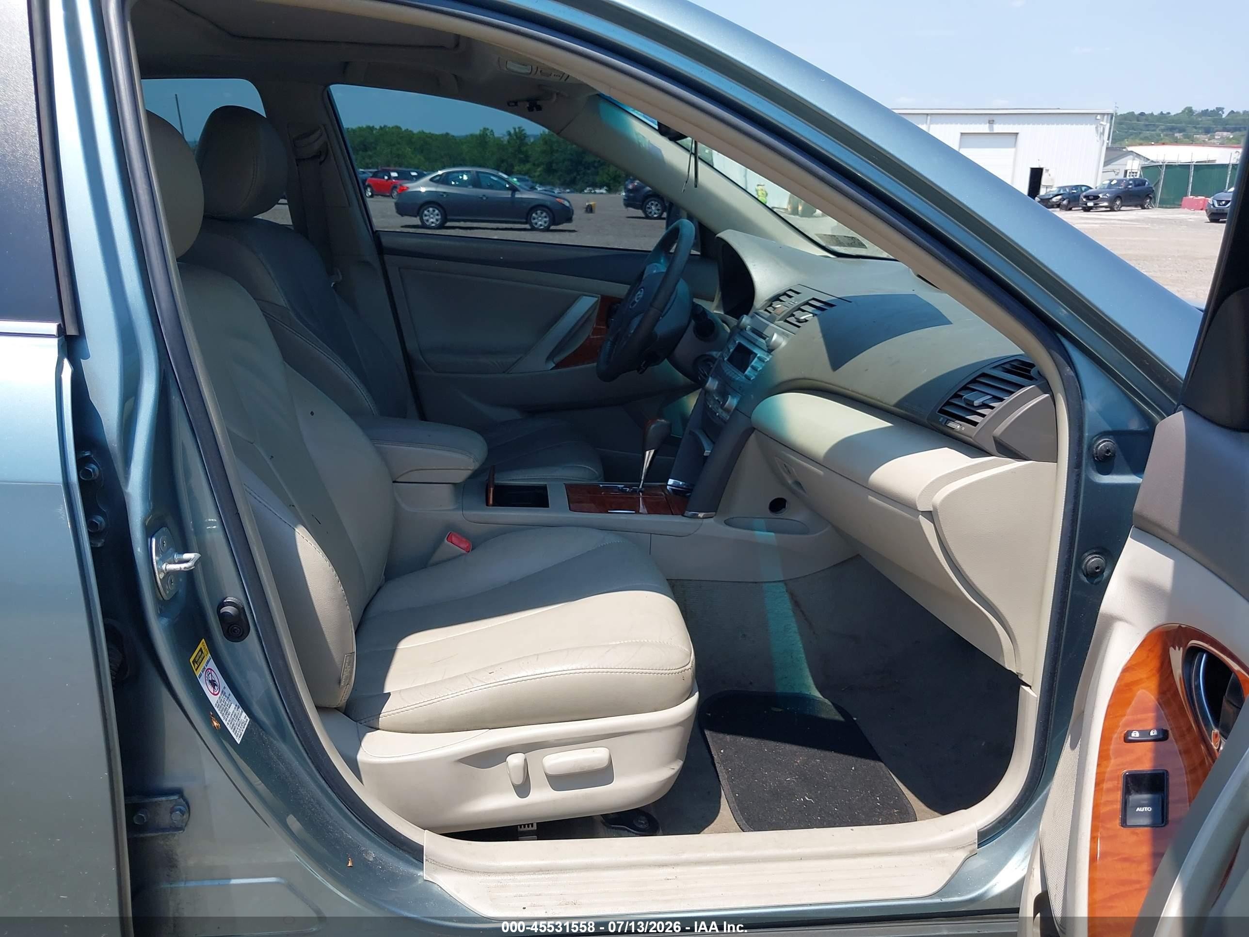 2010 Toyota Camry Xle Teal vin: 4T4BF3EKXAR060186