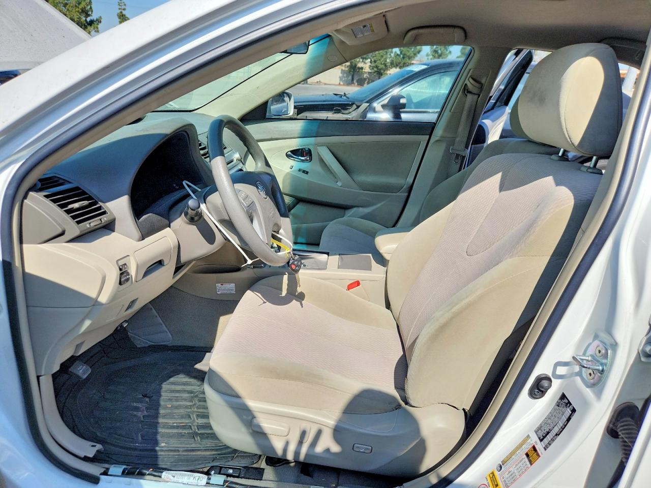 2010 Toyota Camry Le White vin: 4T4BF3EKXAR065758