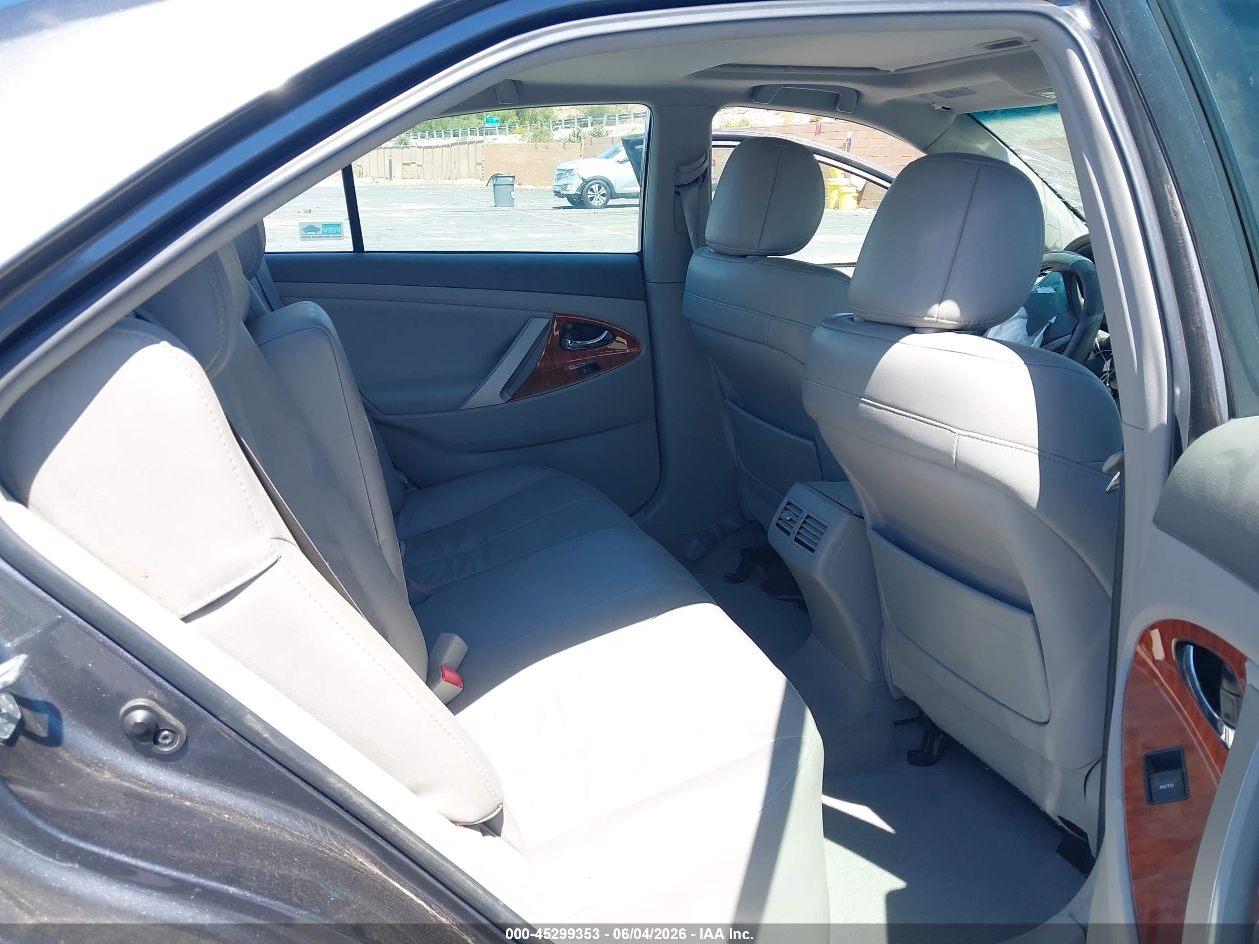2010 Toyota Camry Xle Gray vin: 4T4BF3EKXAR072029