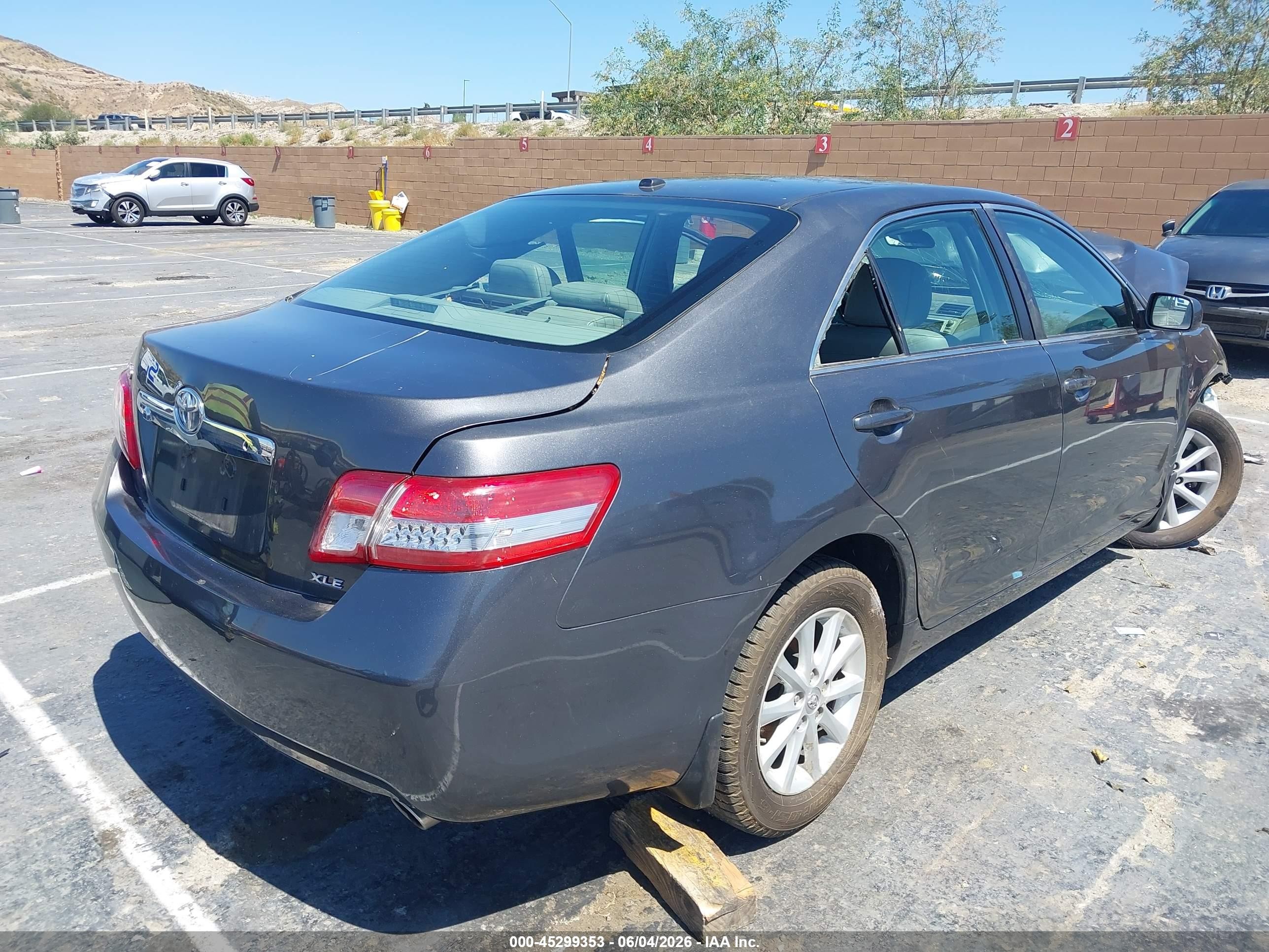 2010 Toyota Camry Xle Gray vin: 4T4BF3EKXAR072029