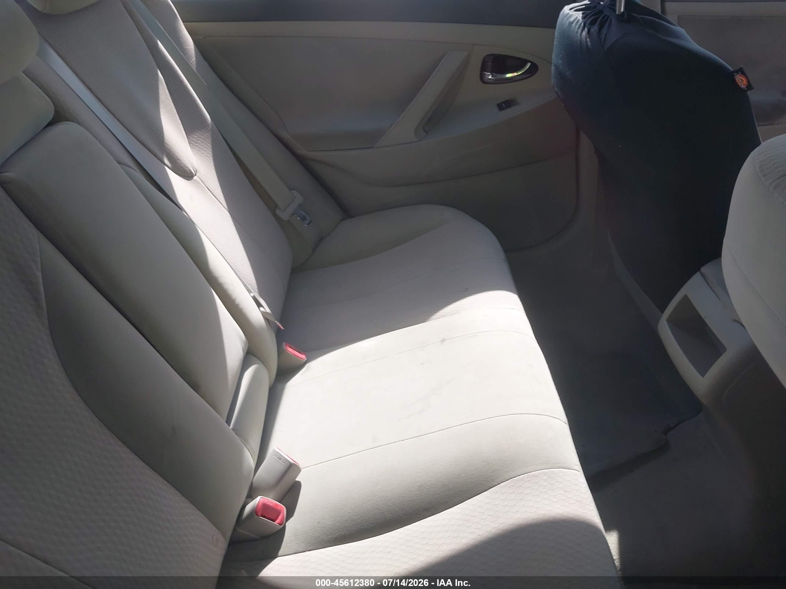 2010 Toyota Camry   Beige vin: 4T4BF3EKXAR077005