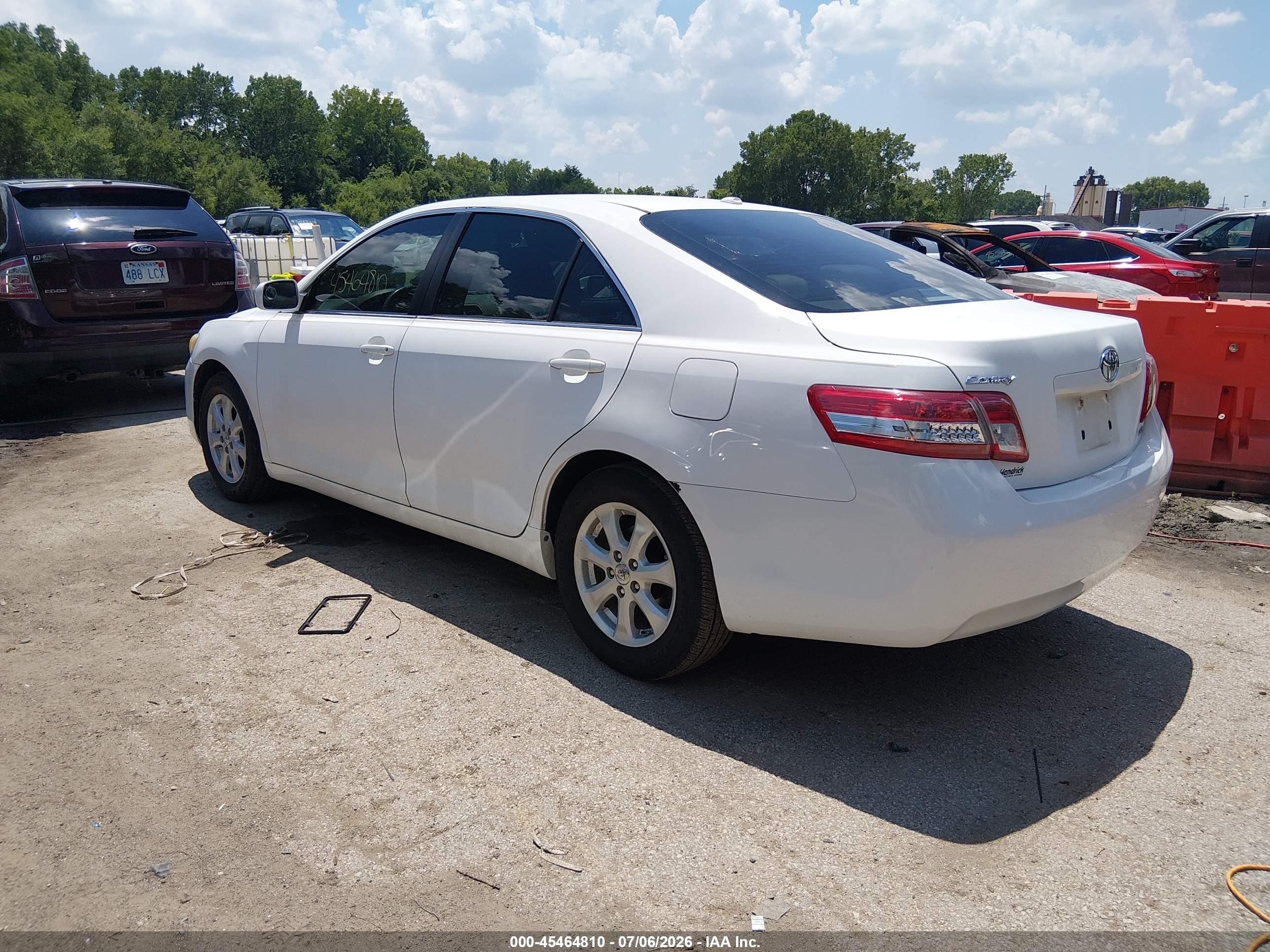 2010 Toyota Camry Le White vin: 4T4BF3EKXAR084004