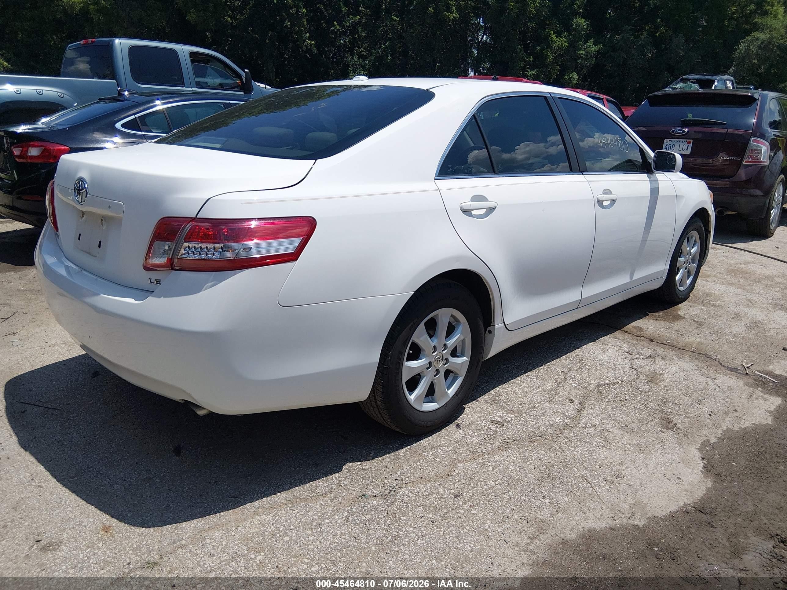 2010 Toyota Camry Le White vin: 4T4BF3EKXAR084004