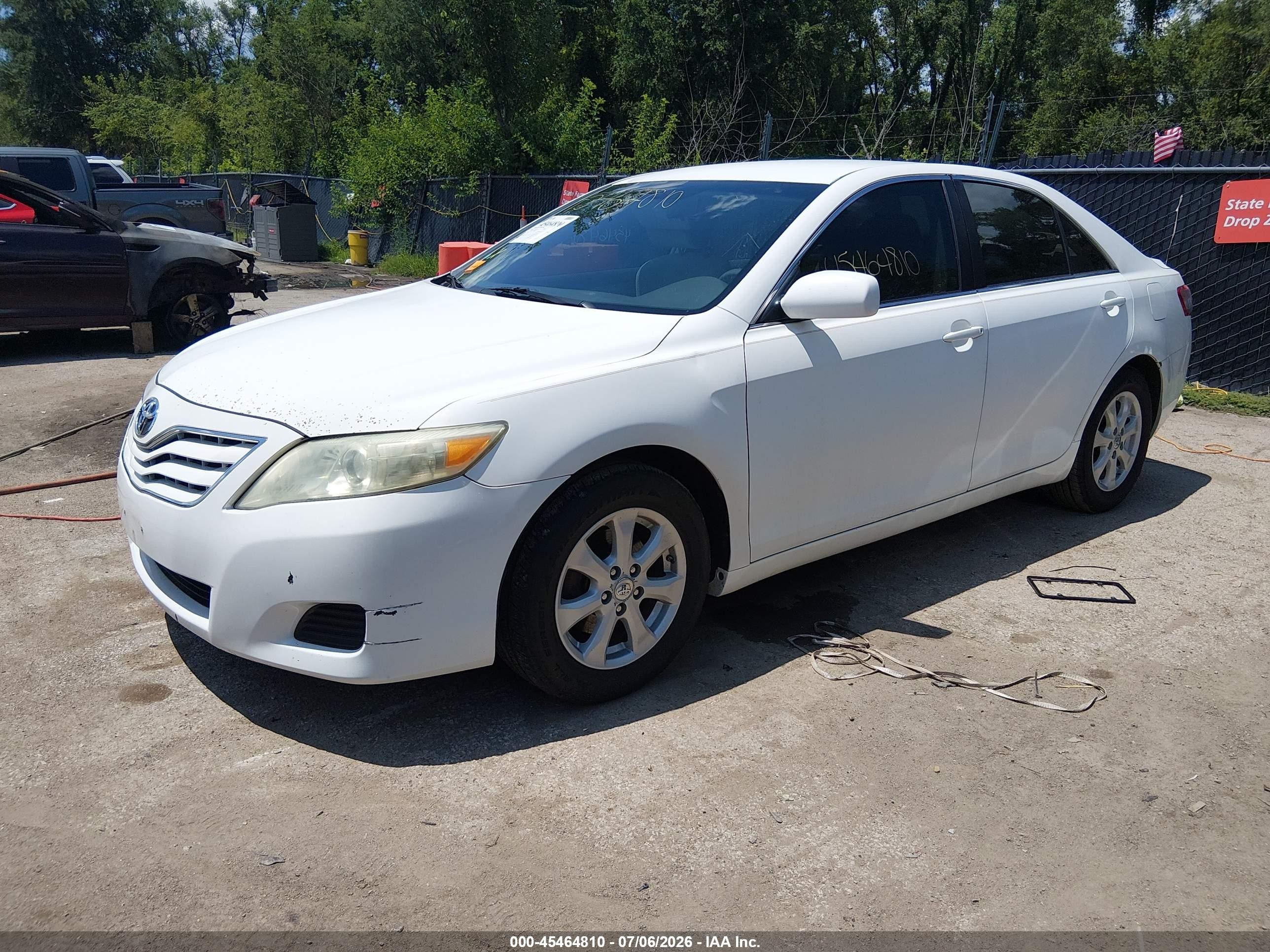 2010 Toyota Camry Le White vin: 4T4BF3EKXAR084004