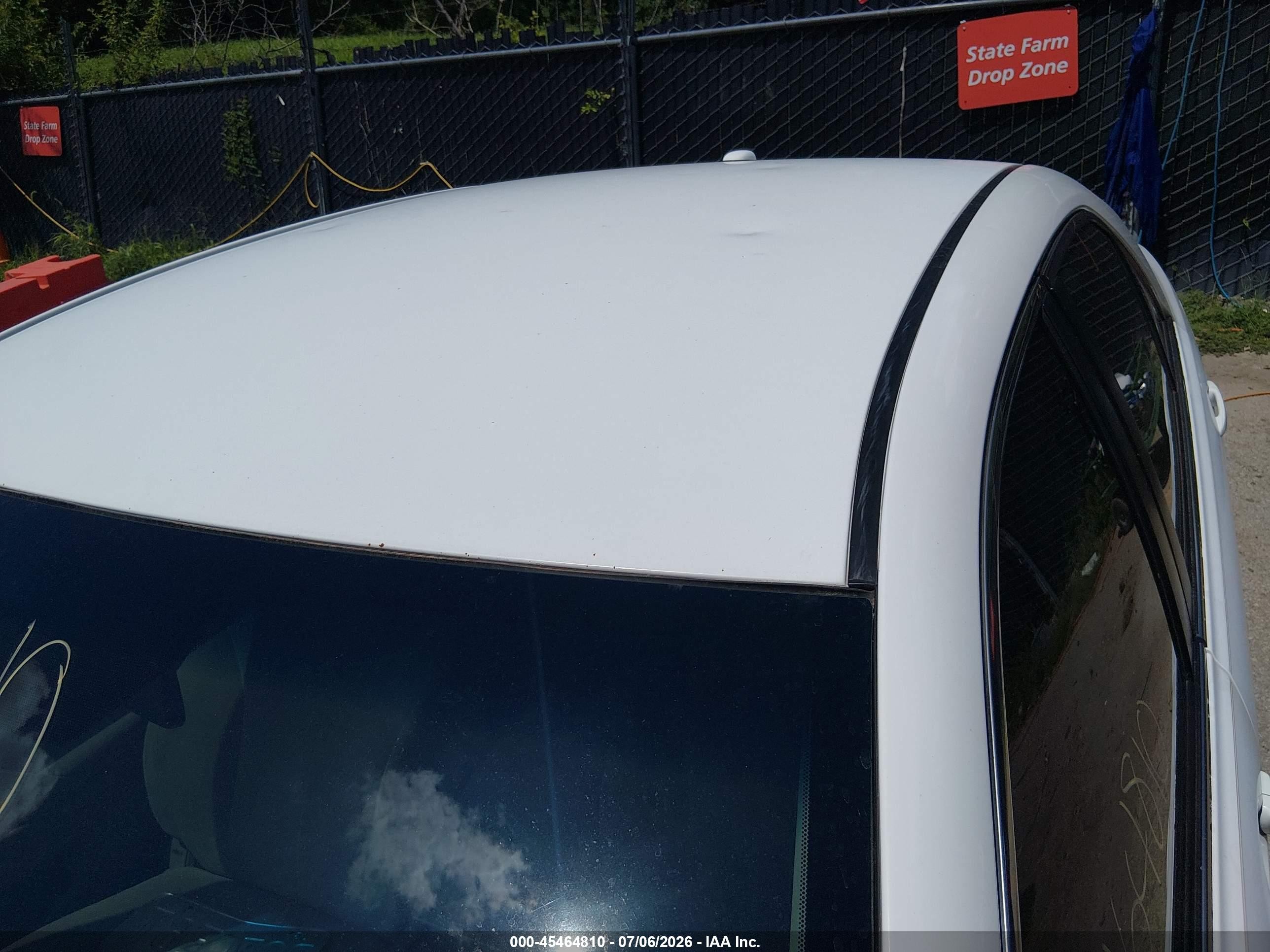 2010 Toyota Camry Le White vin: 4T4BF3EKXAR084004