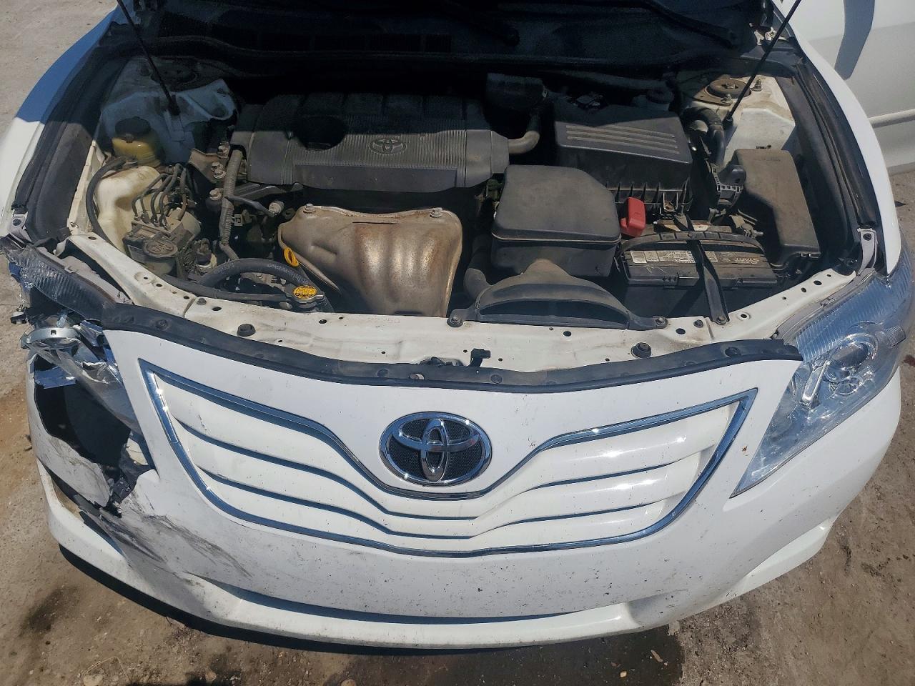 2010 Toyota Camry Le White vin: 4T4BF3EKXAR084214