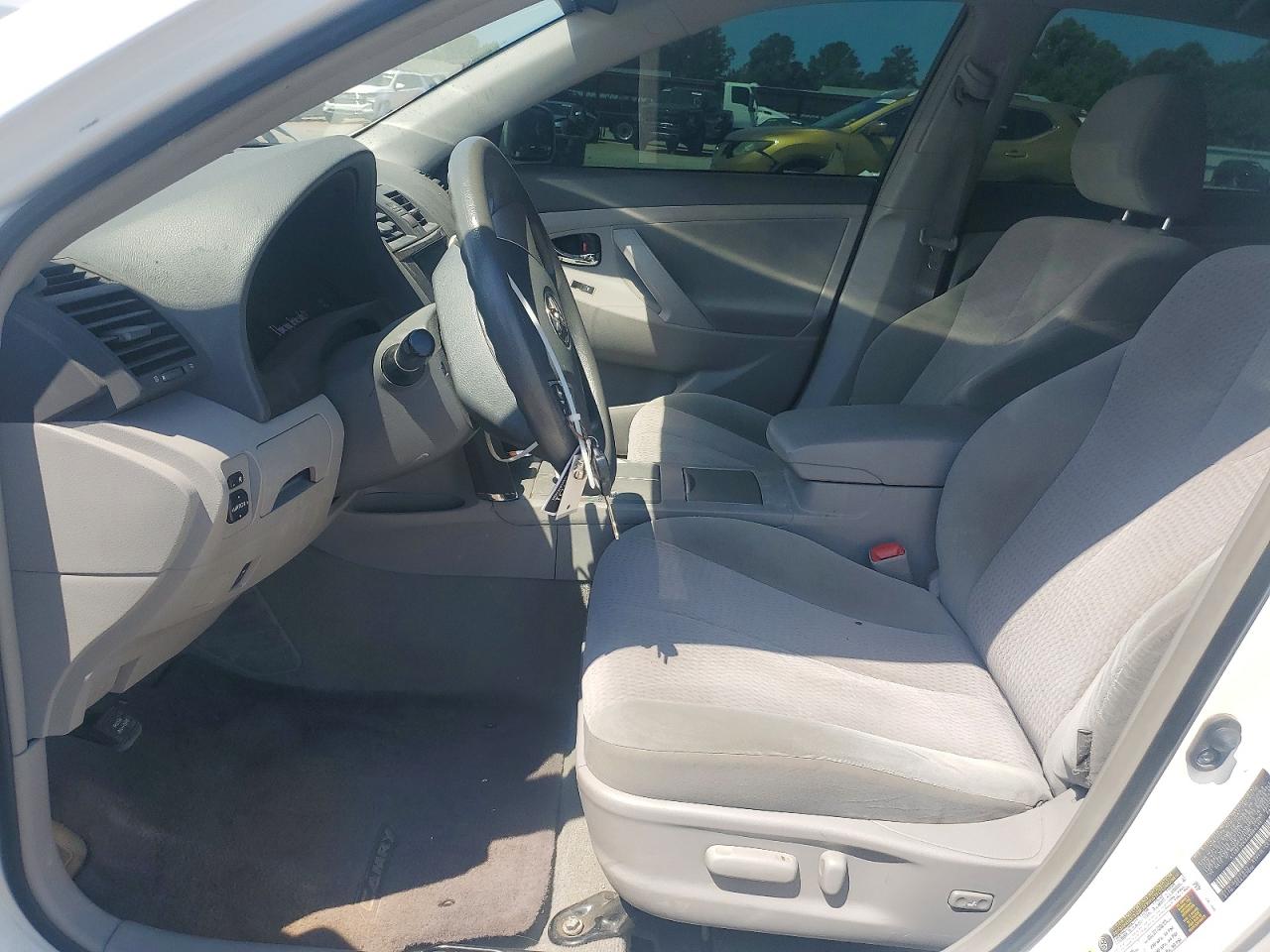 2010 Toyota Camry Le White vin: 4T4BF3EKXAR084214