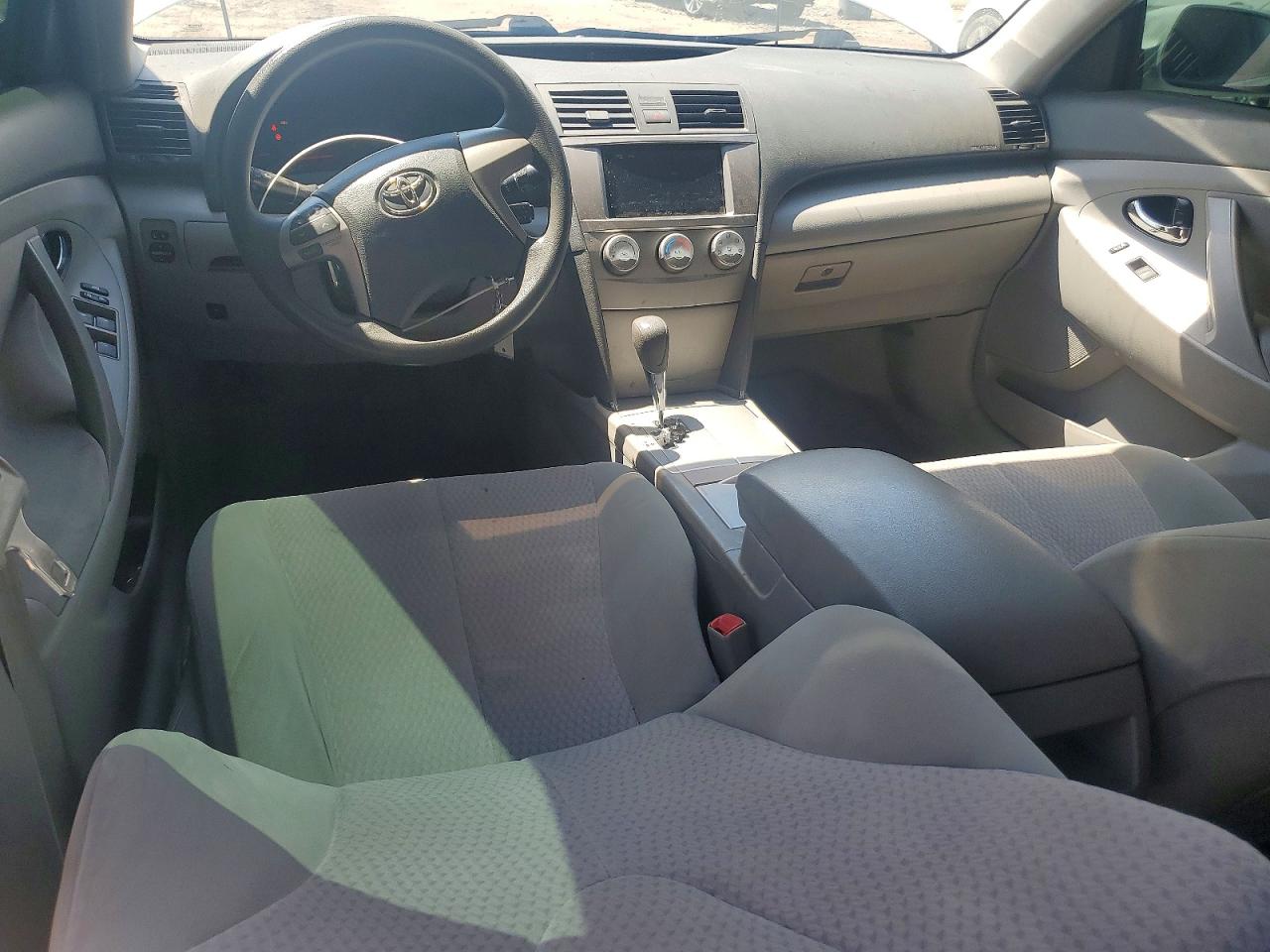 2010 Toyota Camry Le White vin: 4T4BF3EKXAR084214