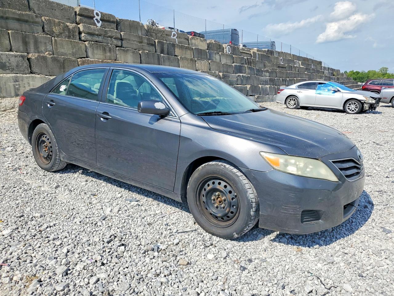 2010 Toyota Camry Le Gray vin: 4T4BF3EKXAR084651