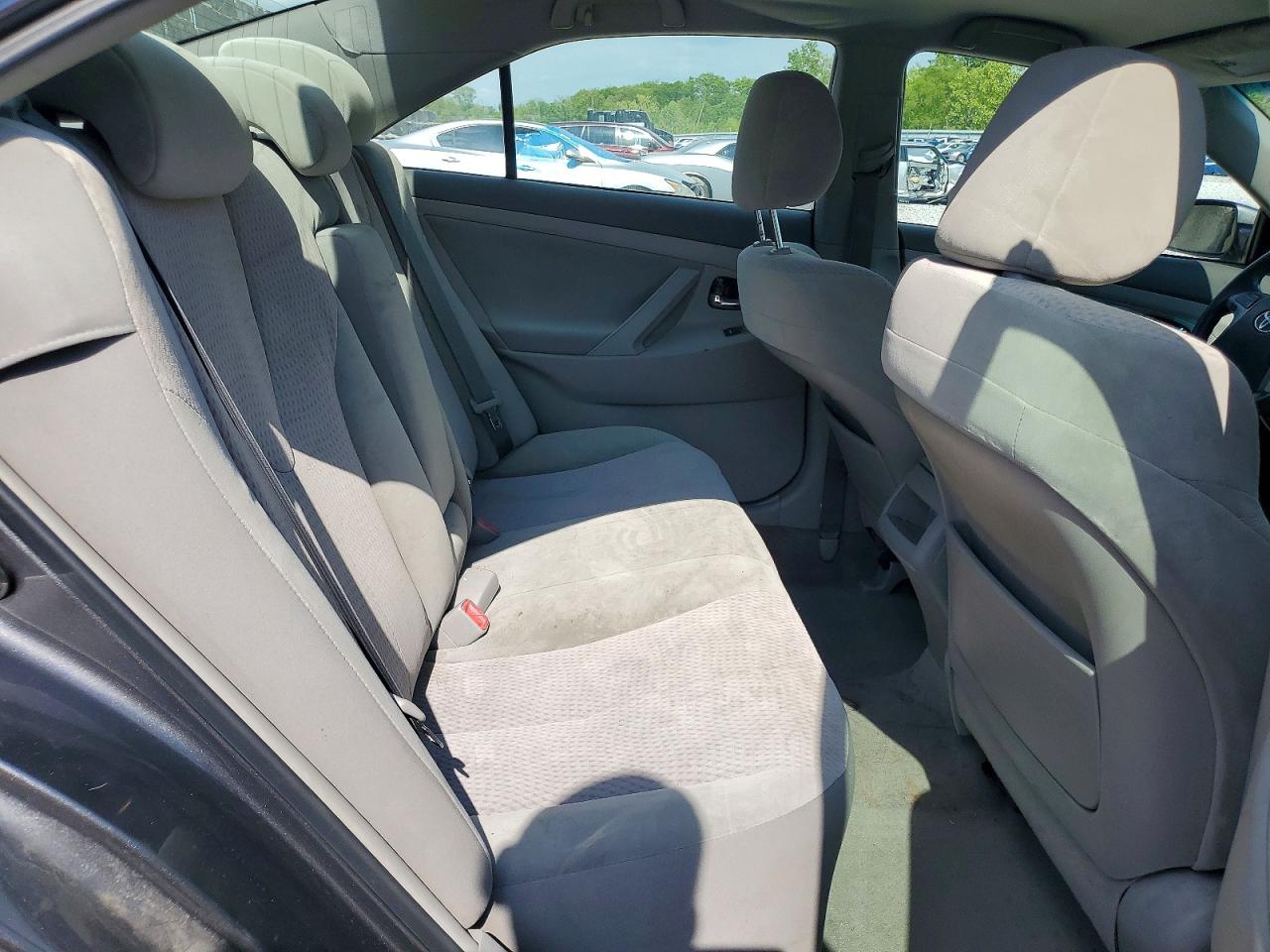 2010 Toyota Camry Le Gray vin: 4T4BF3EKXAR084651