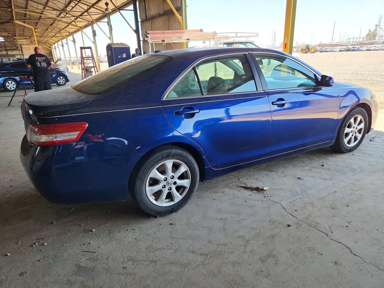 2011 Toyota Camry Le Blue vin: 4T4BF3EKXBR087731