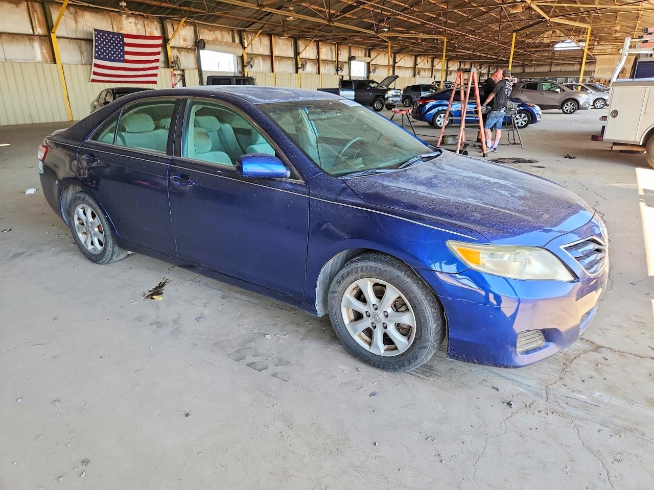 2011 Toyota Camry Le Blue vin: 4T4BF3EKXBR087731