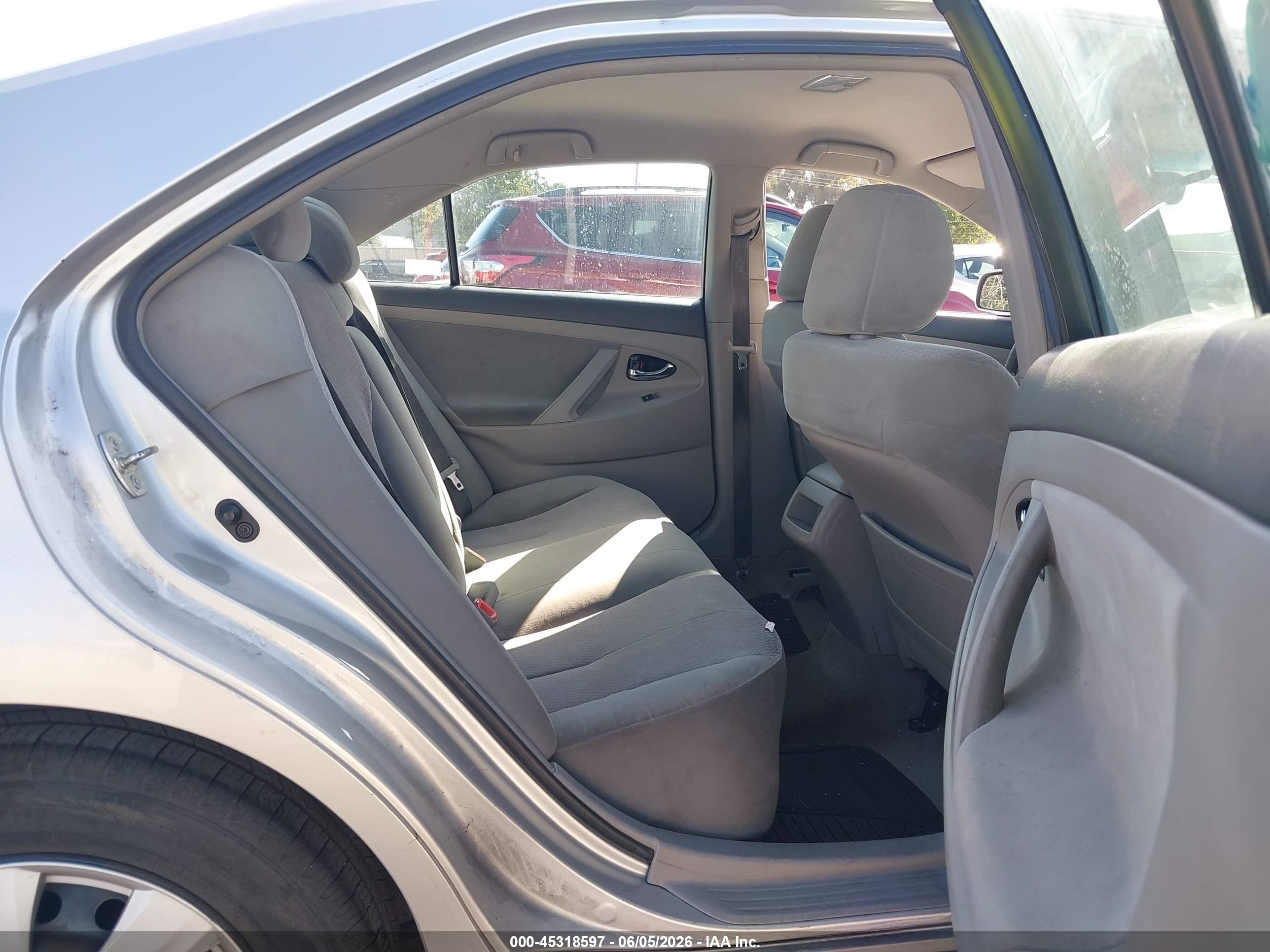 2011 Toyota Camry Le Gray vin: 4T4BF3EKXBR091391