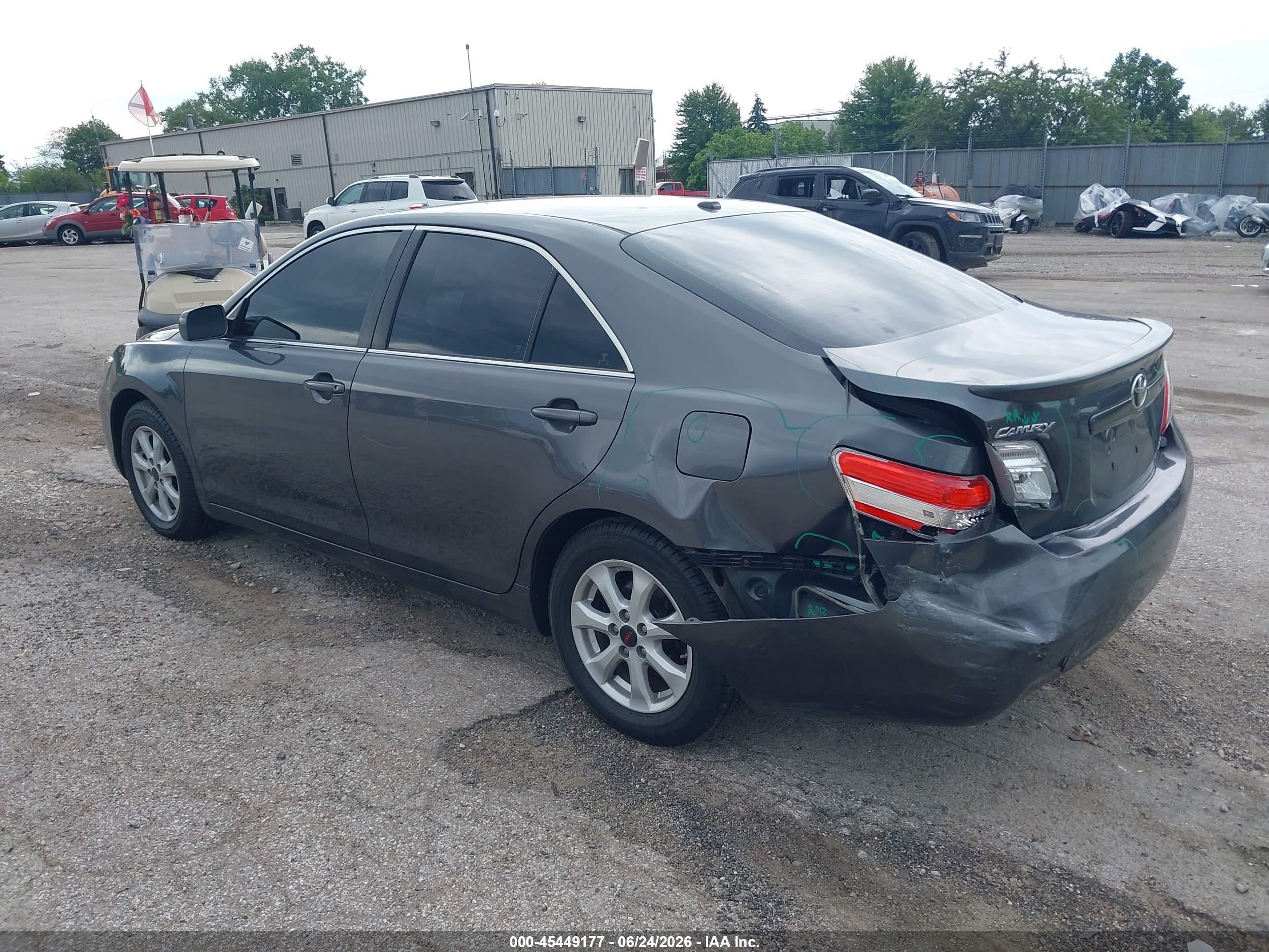2011 Toyota Camry Le Gray vin: 4T4BF3EKXBR094386