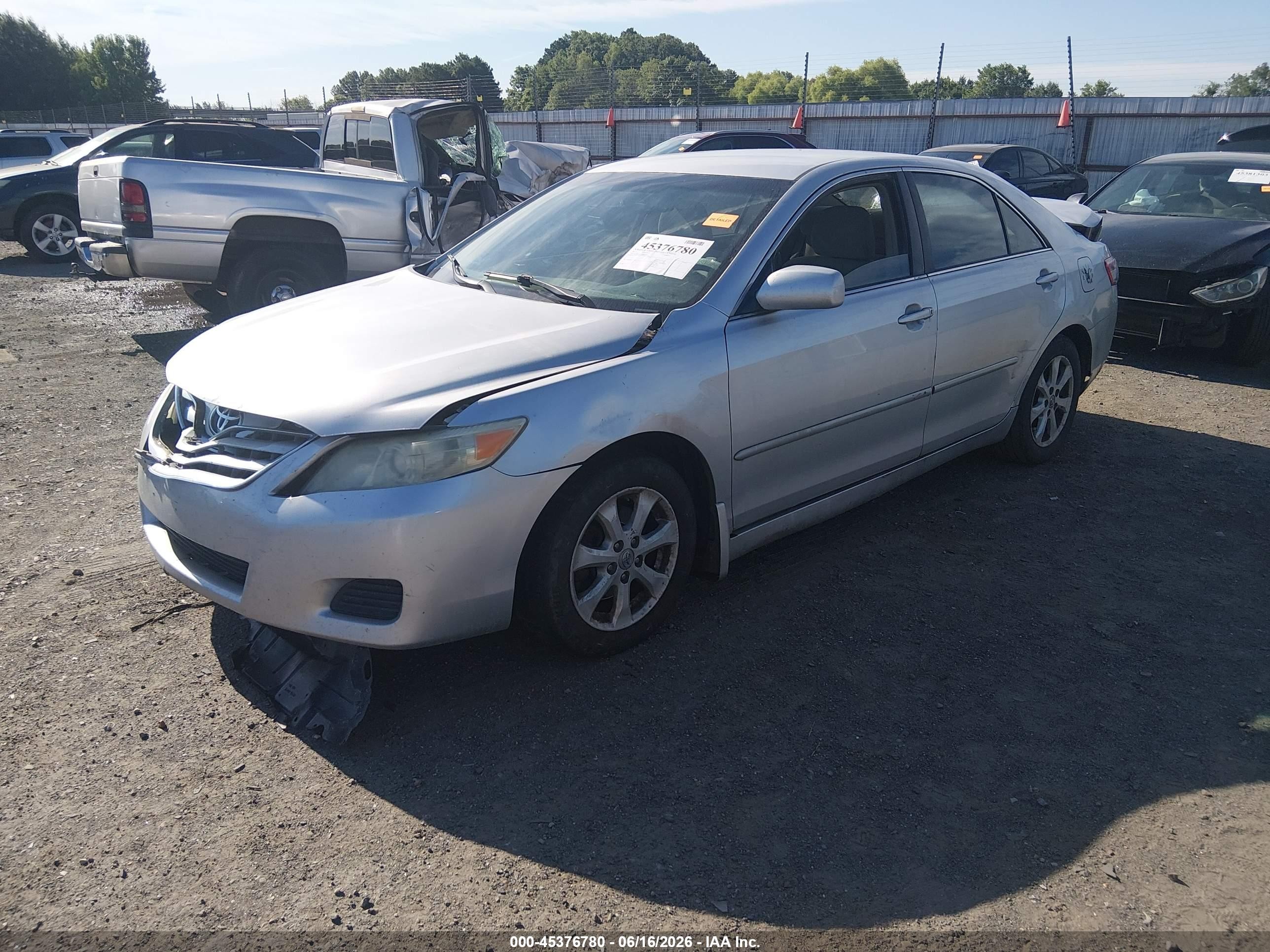 2011 Toyota Camry Le Серебряный vin: 4T4BF3EKXBR099071