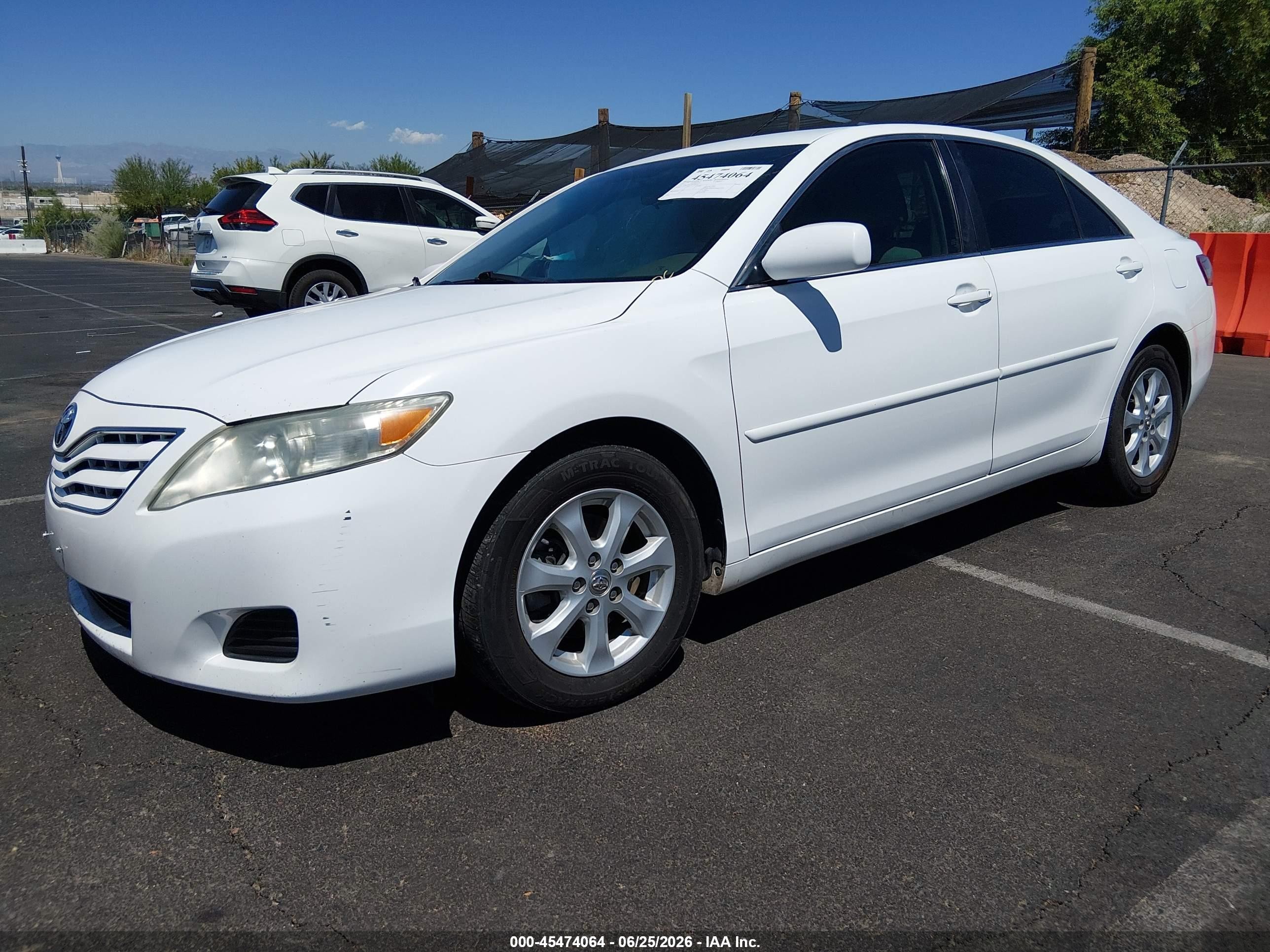 2011 Toyota Camry Le Белый vin: 4T4BF3EKXBR105533
