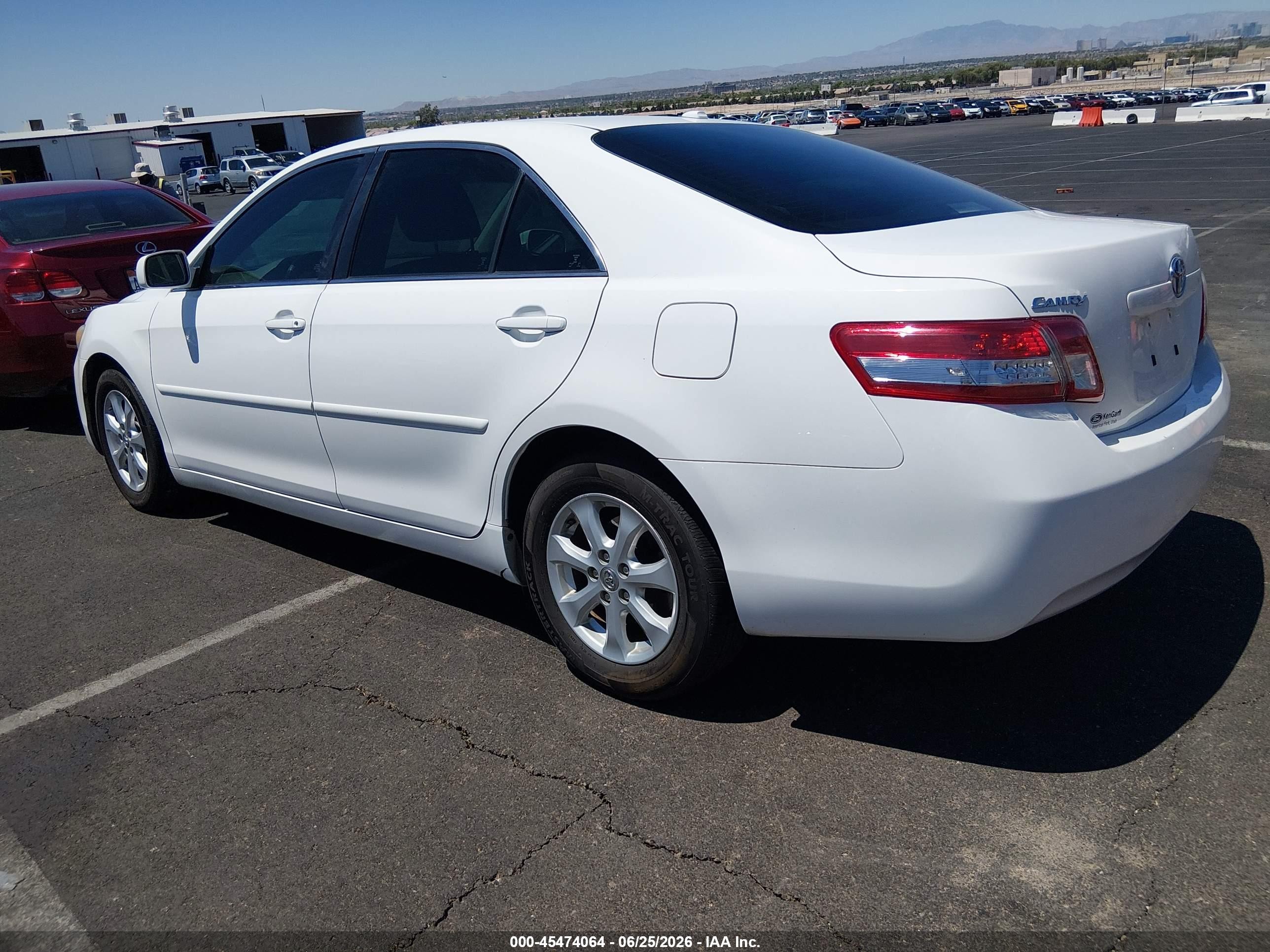 2011 Toyota Camry Le Белый vin: 4T4BF3EKXBR105533