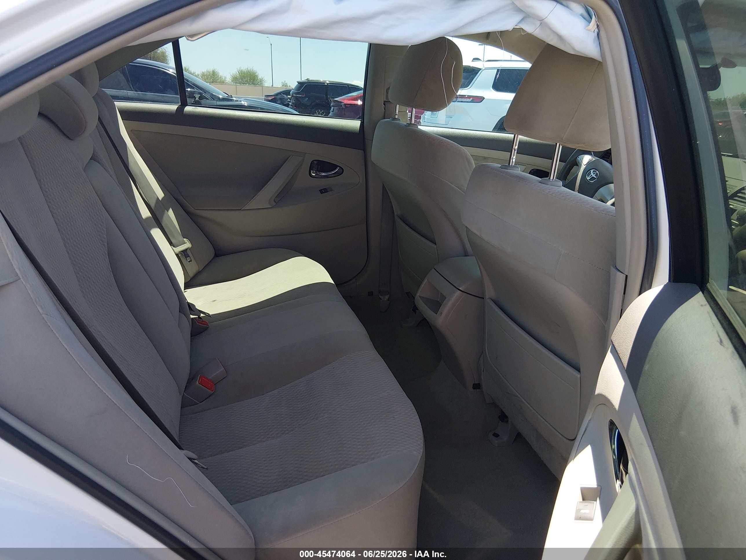 2011 Toyota Camry Le Белый vin: 4T4BF3EKXBR105533