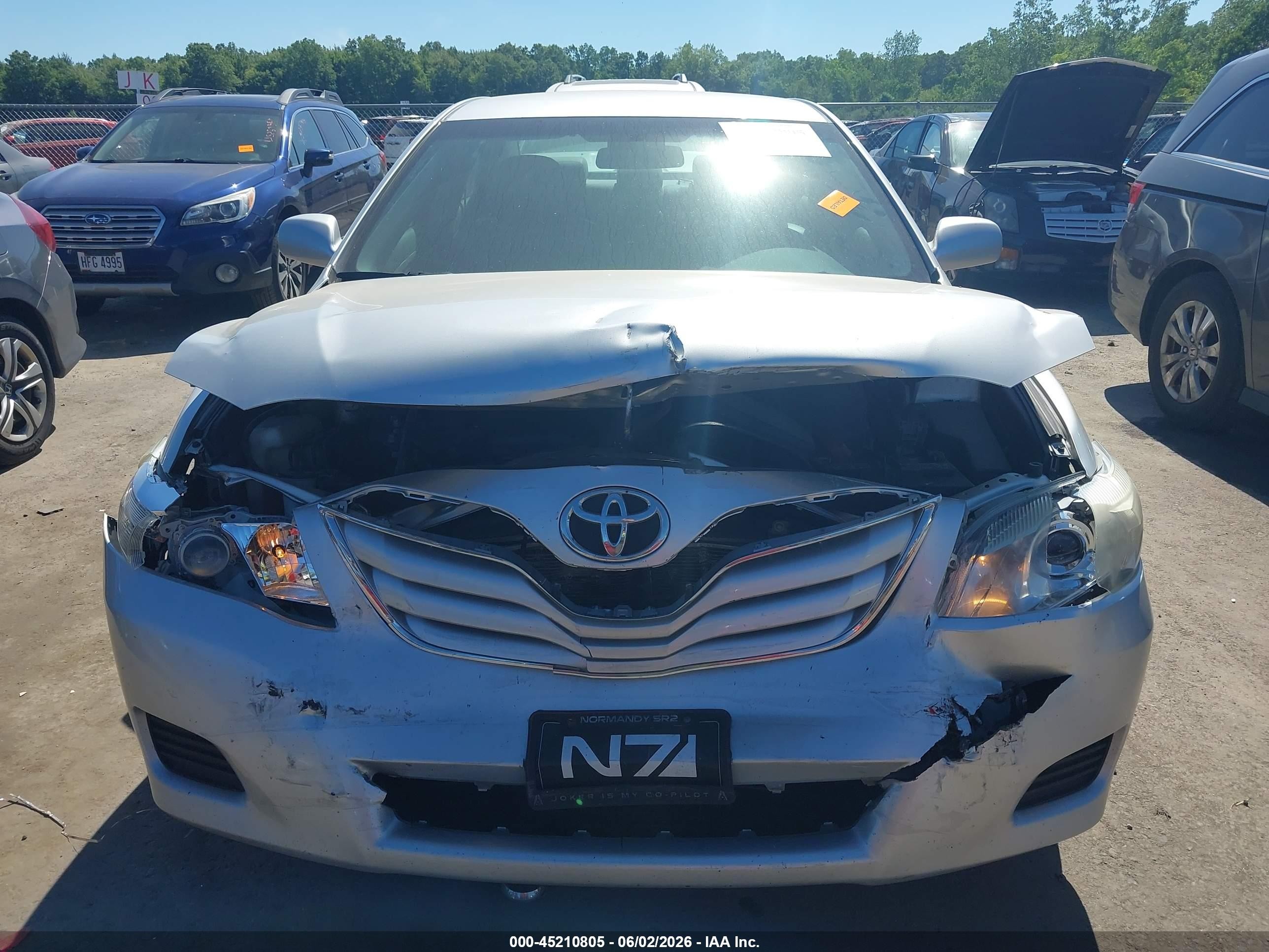 2011 Toyota Camry Le Silver vin: 4T4BF3EKXBR105905