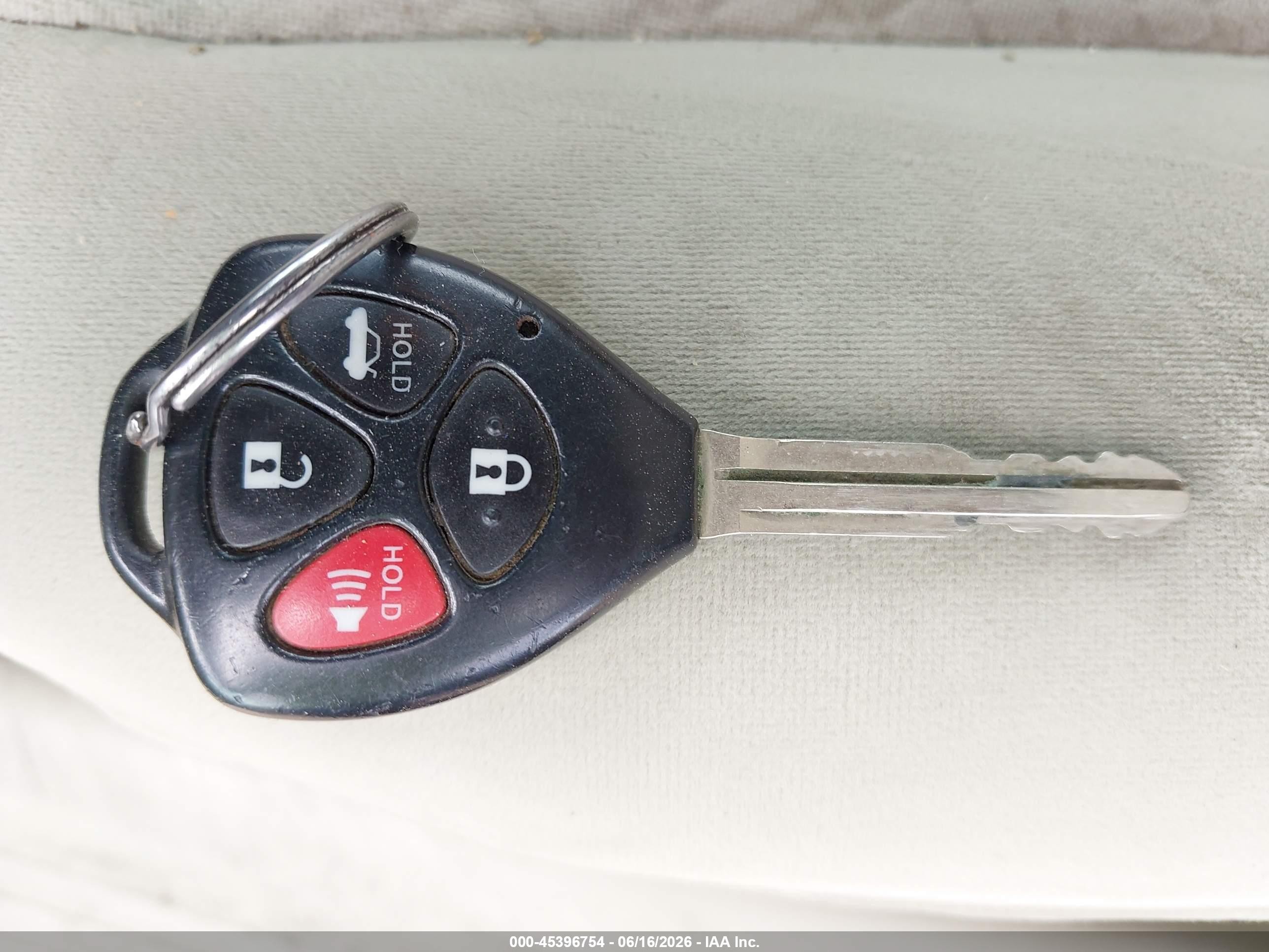 2011 Toyota Camry Le Gold vin: 4T4BF3EKXBR110232