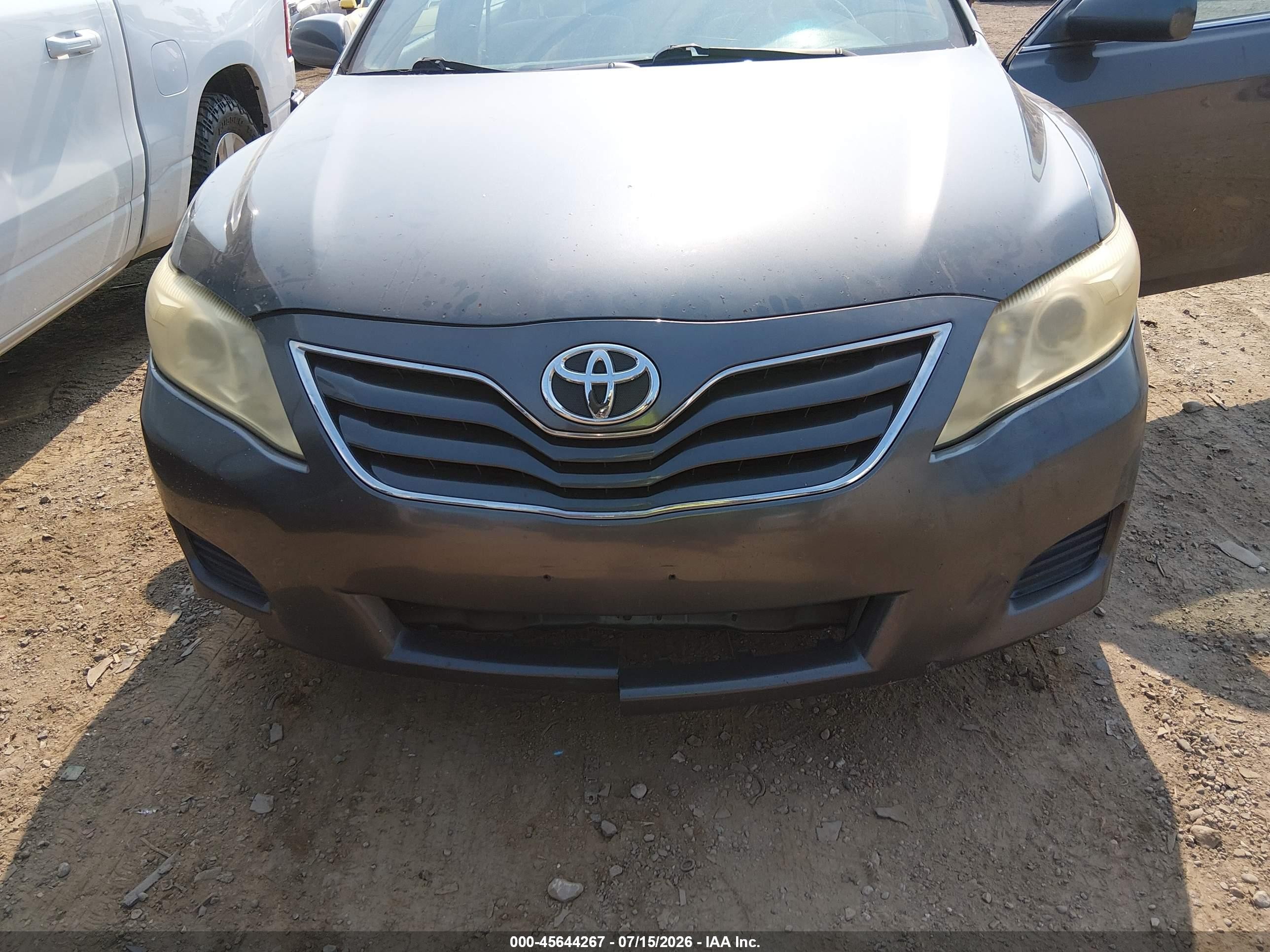 2011 Toyota Camry Le Silver vin: 4T4BF3EKXBR113860