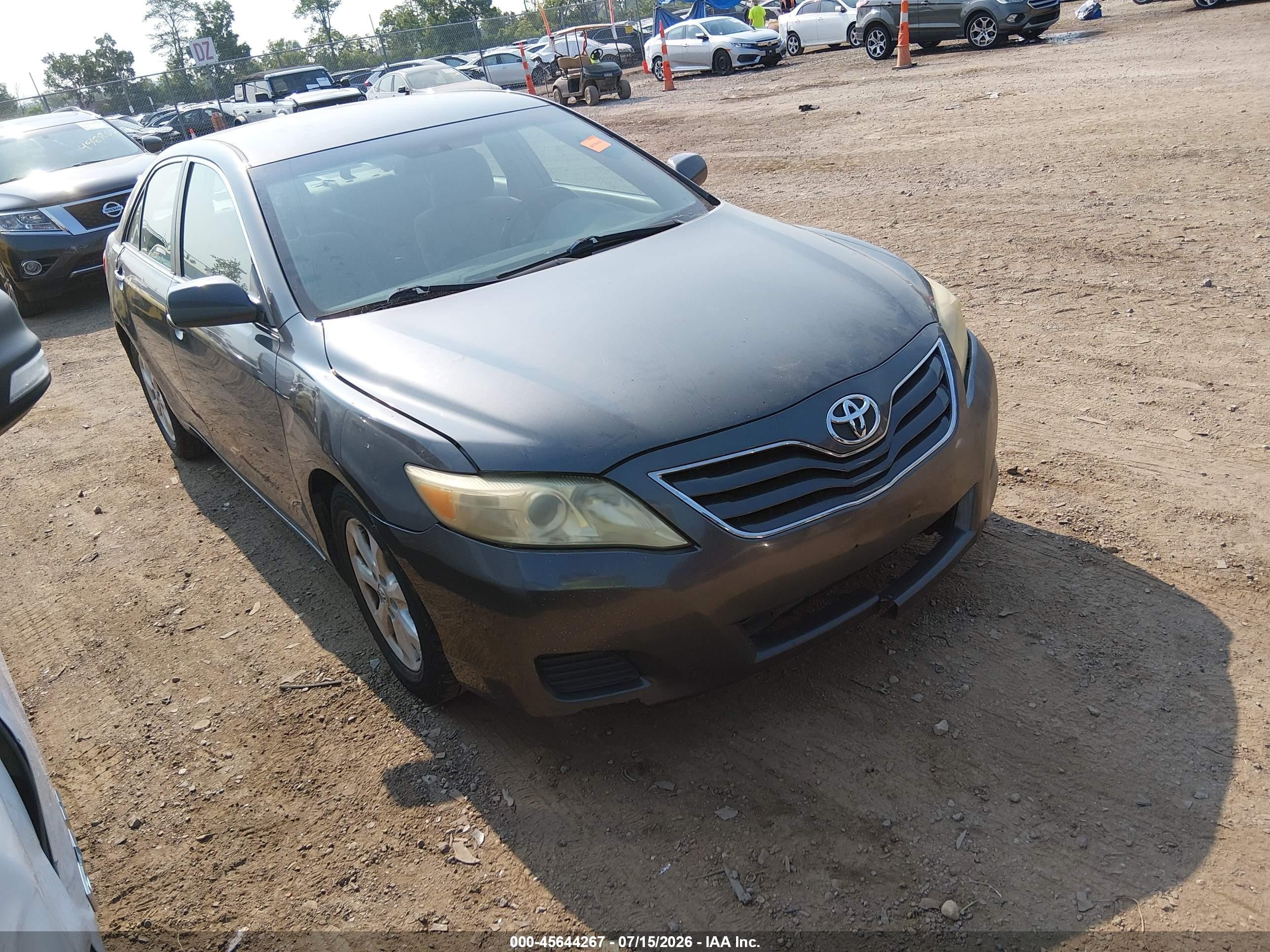 2011 Toyota Camry Le Silver vin: 4T4BF3EKXBR113860