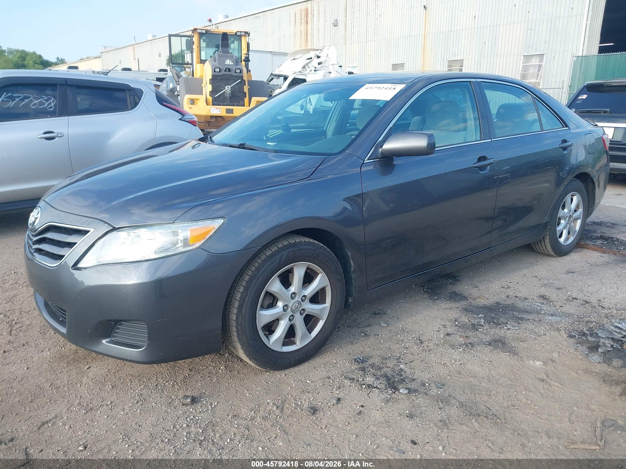 2011 Toyota Camry Le Gray vin: 4T4BF3EKXBR116581