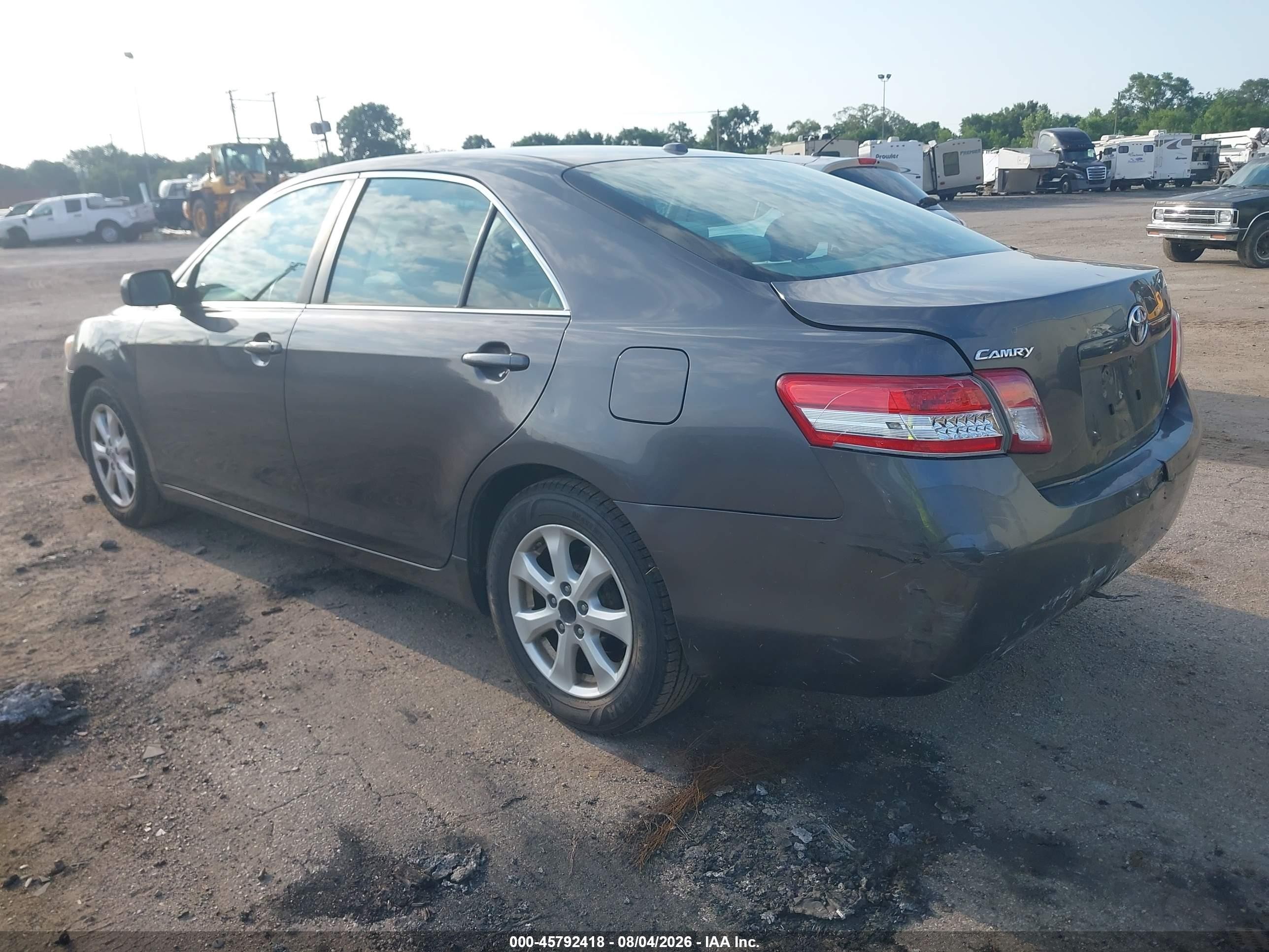 2011 Toyota Camry Le Gray vin: 4T4BF3EKXBR116581