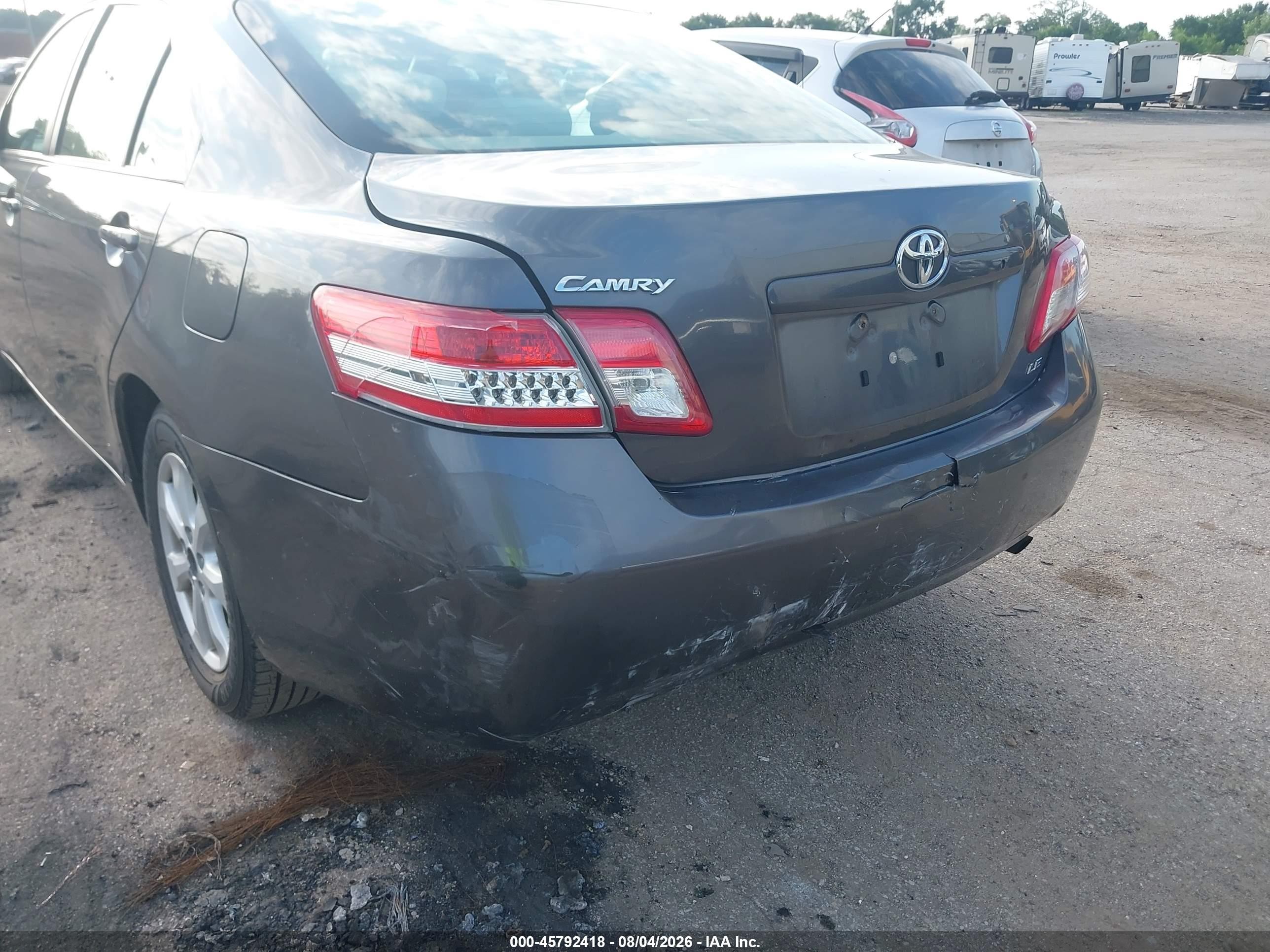 2011 Toyota Camry Le Gray vin: 4T4BF3EKXBR116581