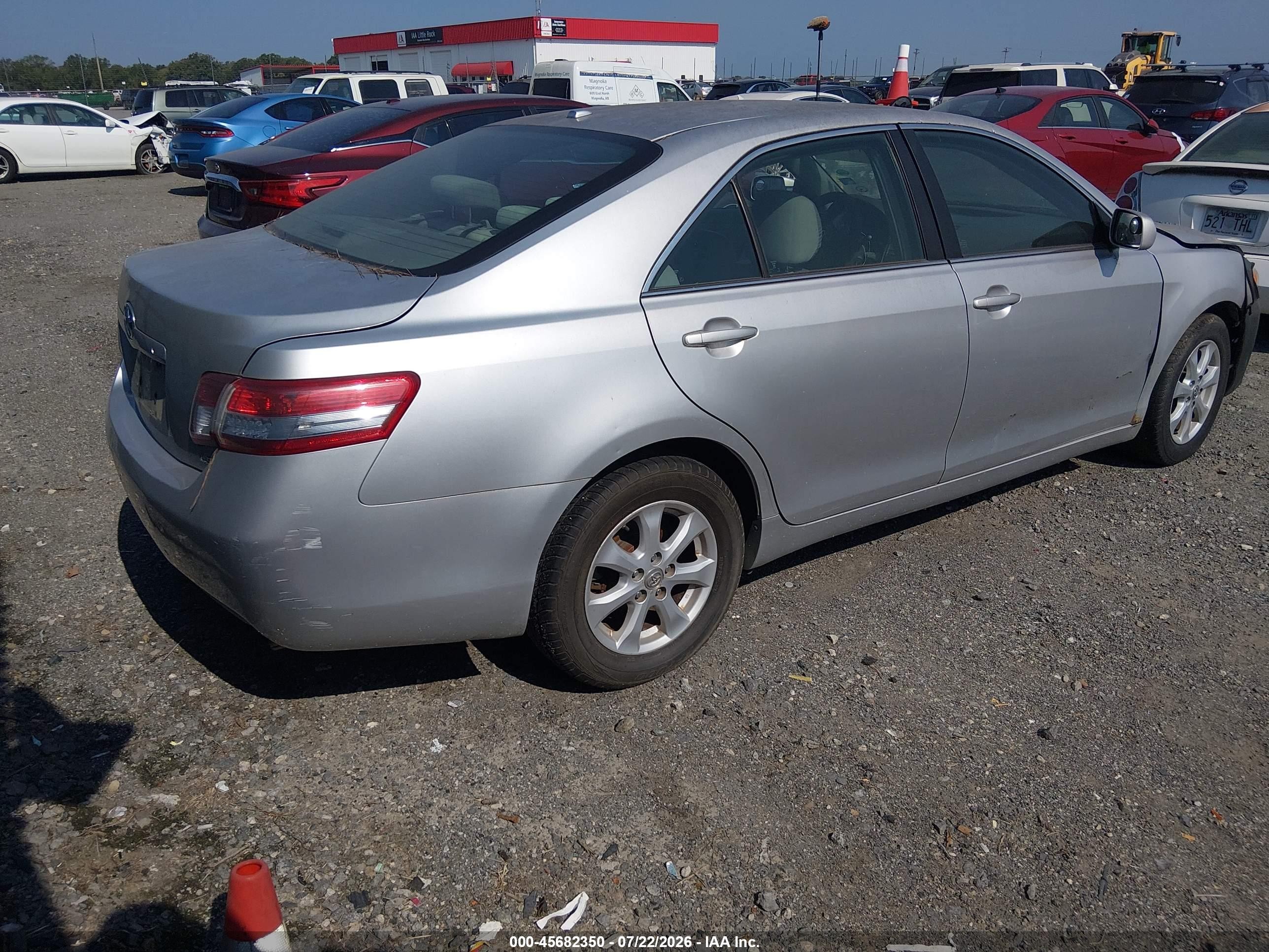 2011 Toyota Camry Le Gray vin: 4T4BF3EKXBR120582