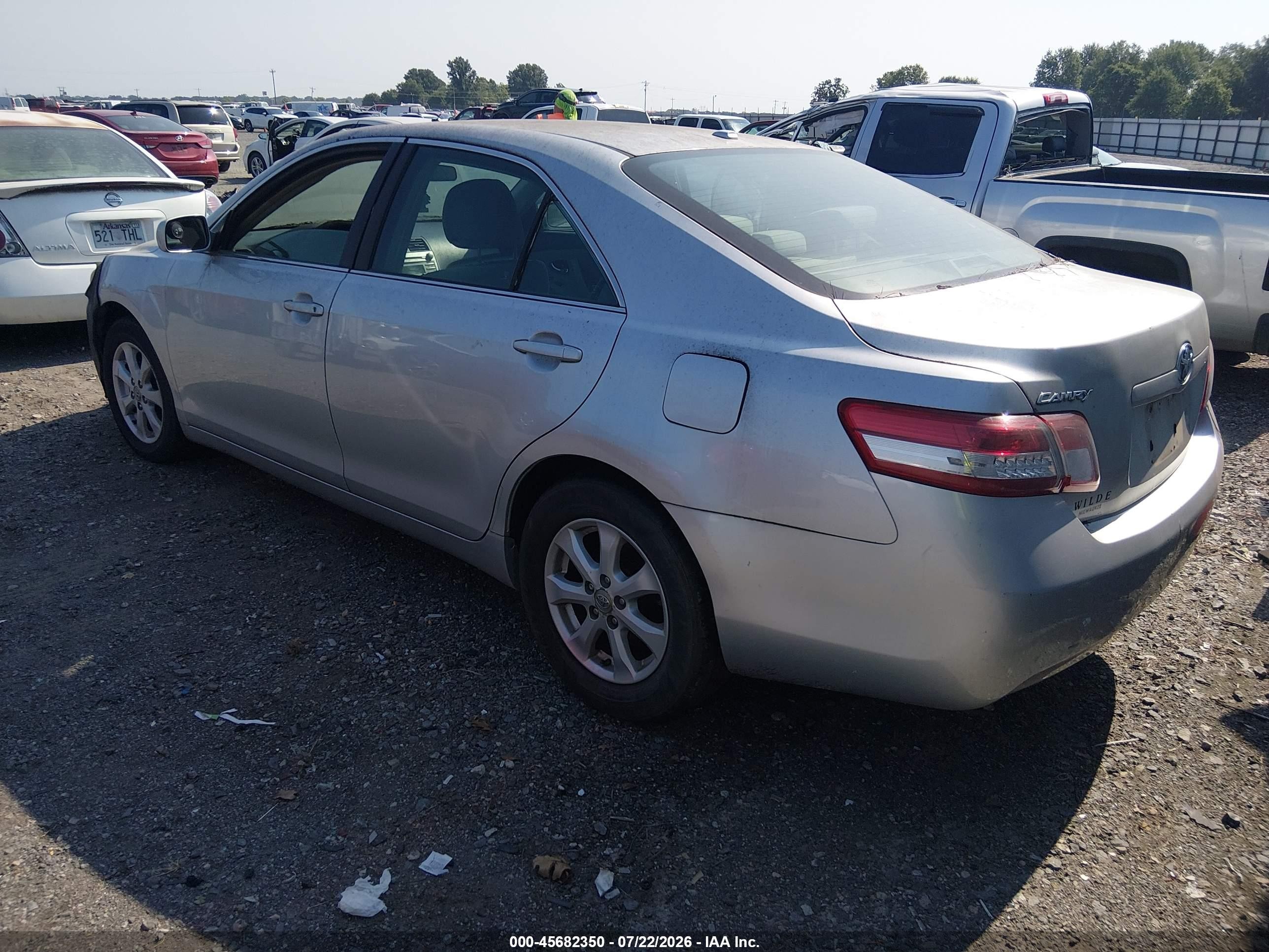 2011 Toyota Camry Le Gray vin: 4T4BF3EKXBR120582