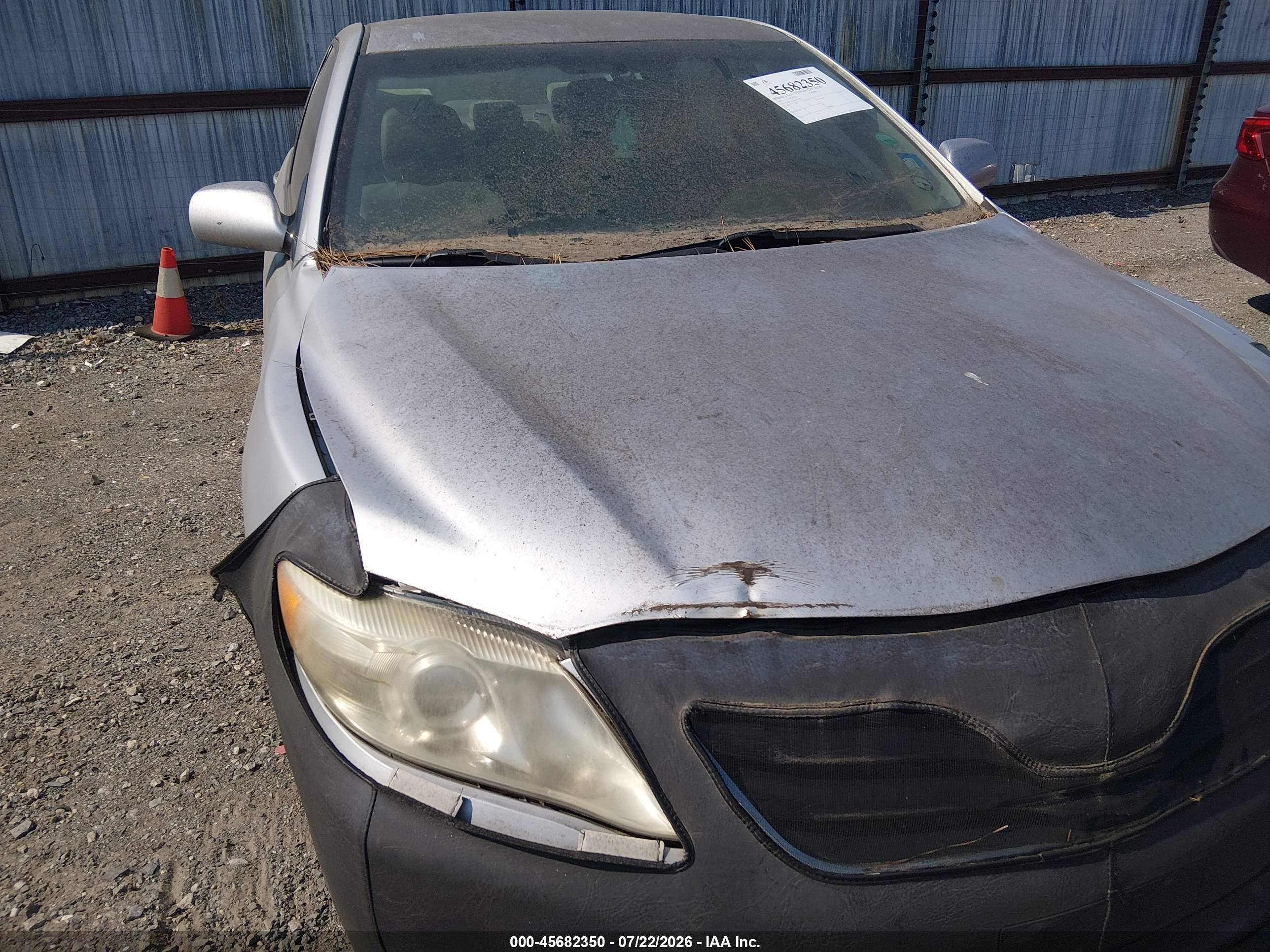 2011 Toyota Camry Le Gray vin: 4T4BF3EKXBR120582